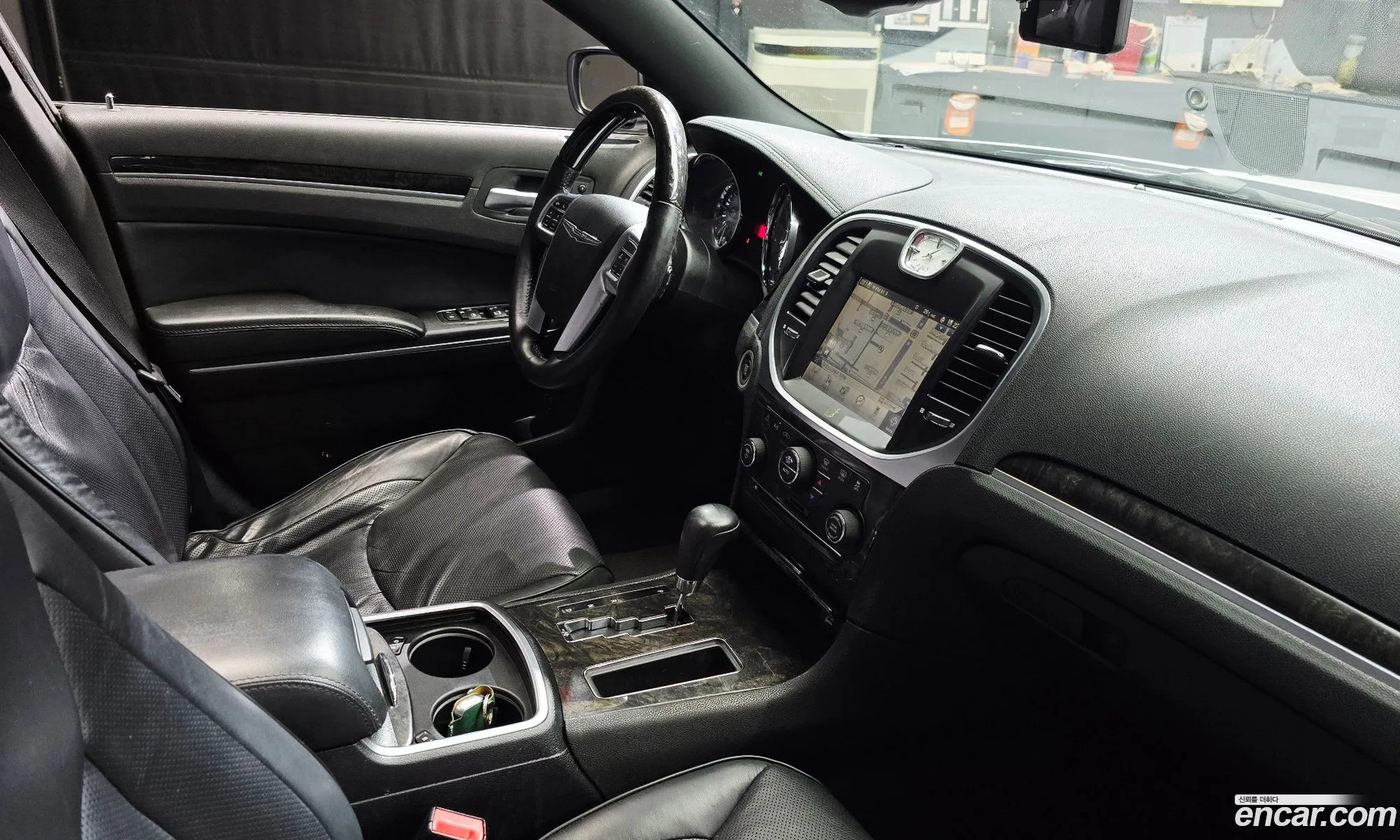 Chrysler 300C 2011 2C3CA6CG4BH538774 — 20