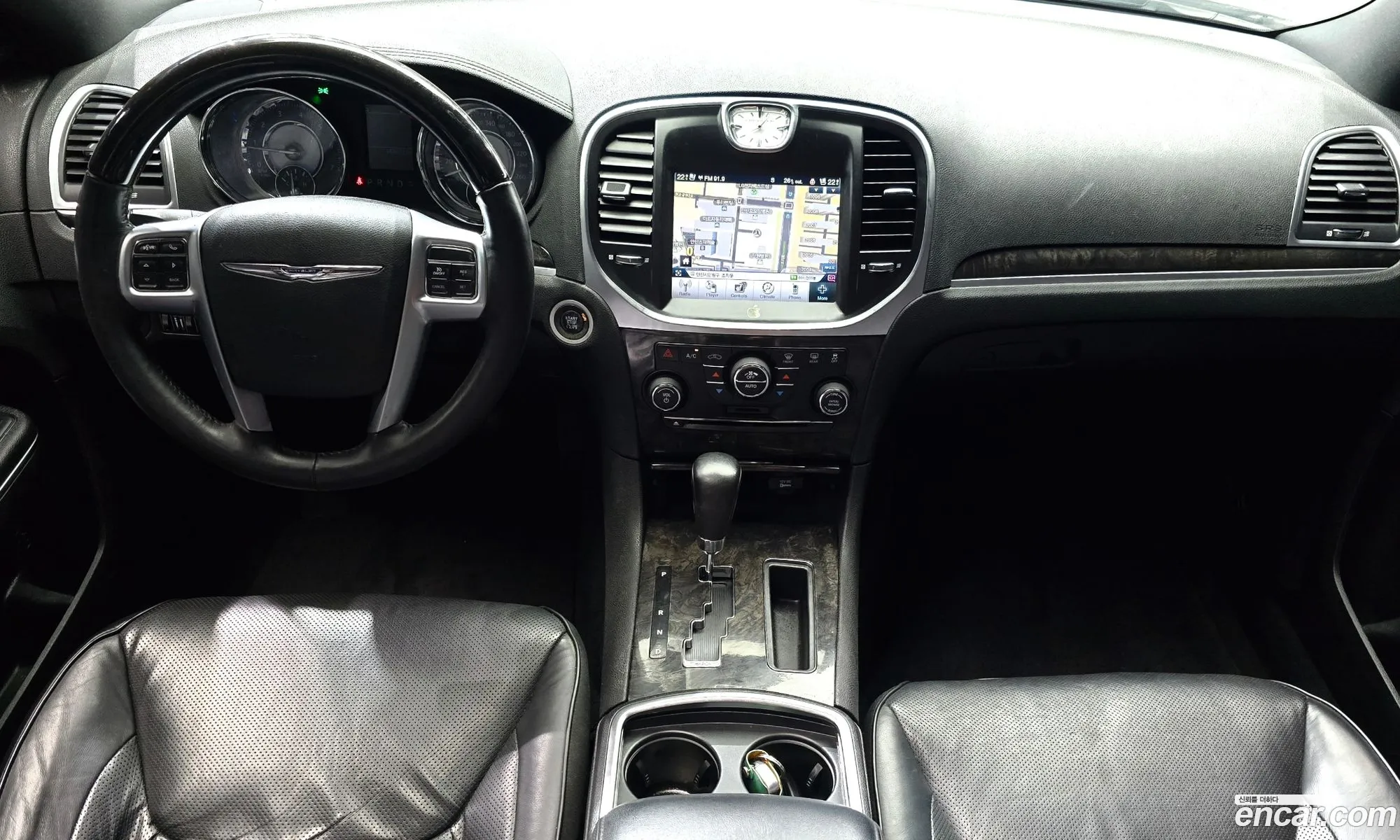 Chrysler 300C 2011 2C3CA6CG4BH538774 — 19