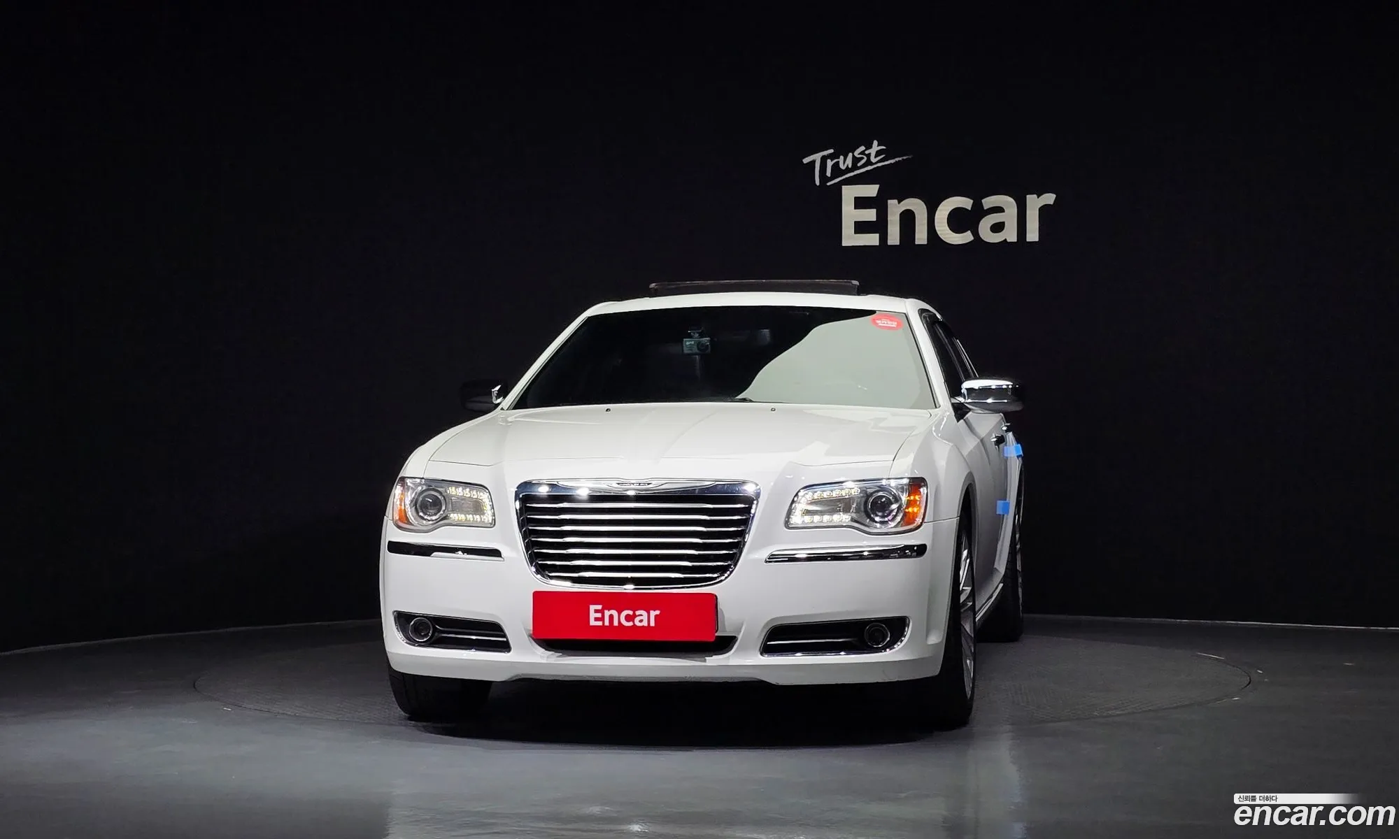 Chrysler 300C 2011 2C3CA6CG4BH538774 — 4