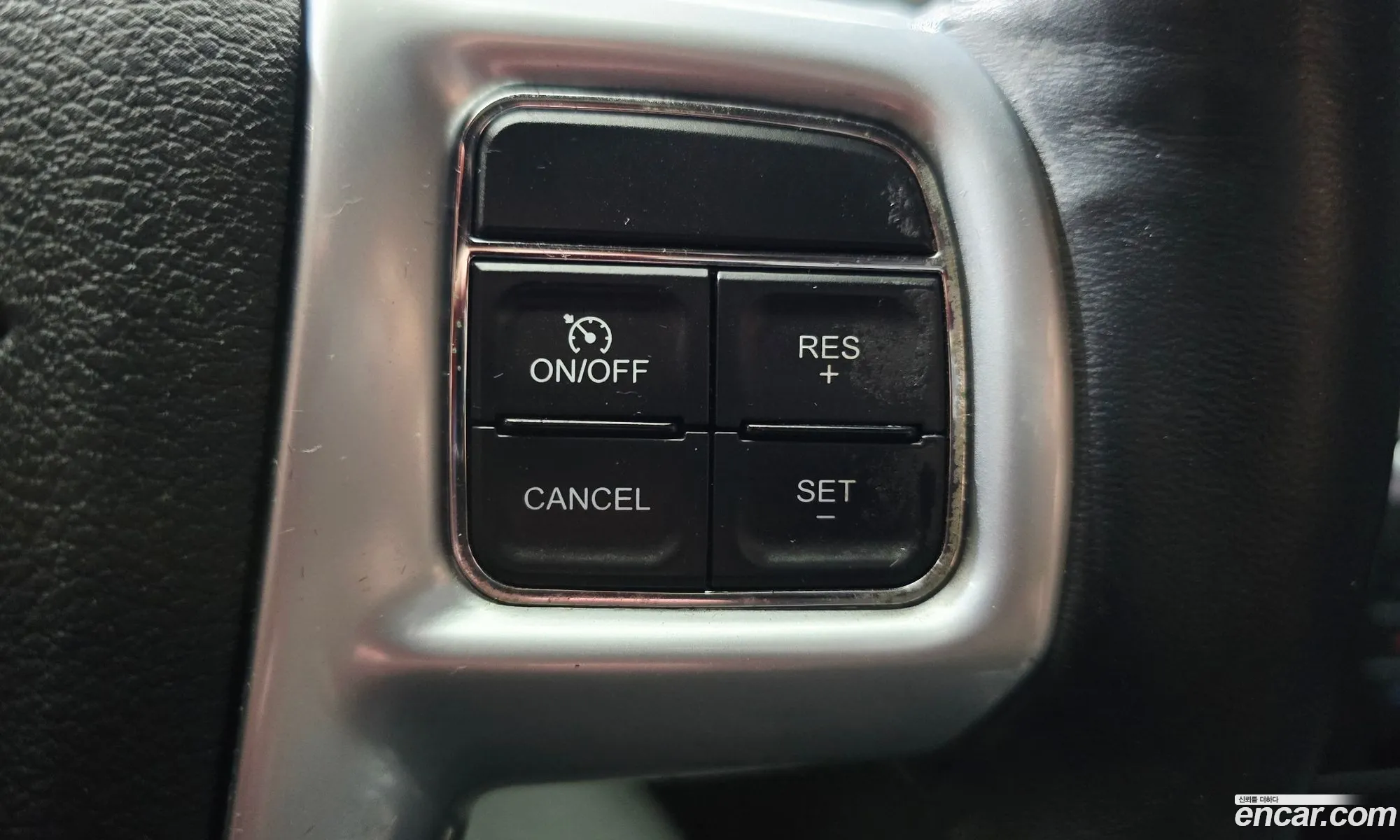 Chrysler 300C 2011 2C3CA6CG4BH538774 — 18
