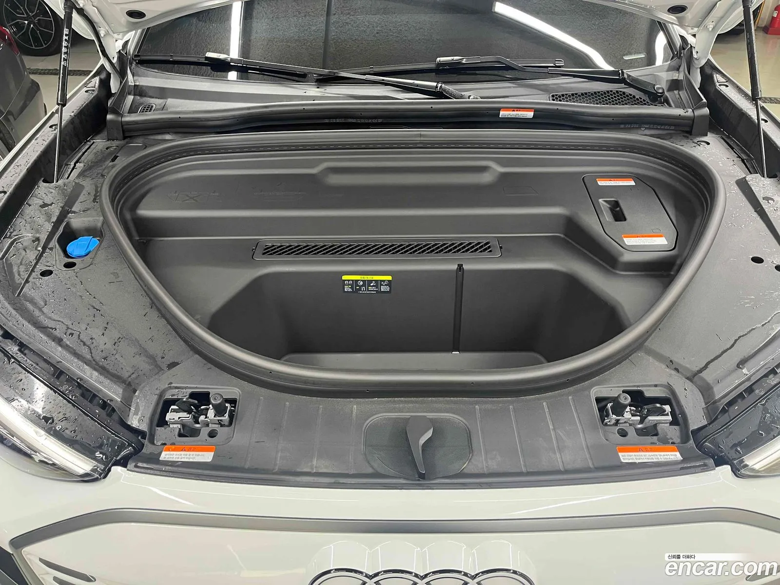 Audi Q6 e-tron 2025 — 14