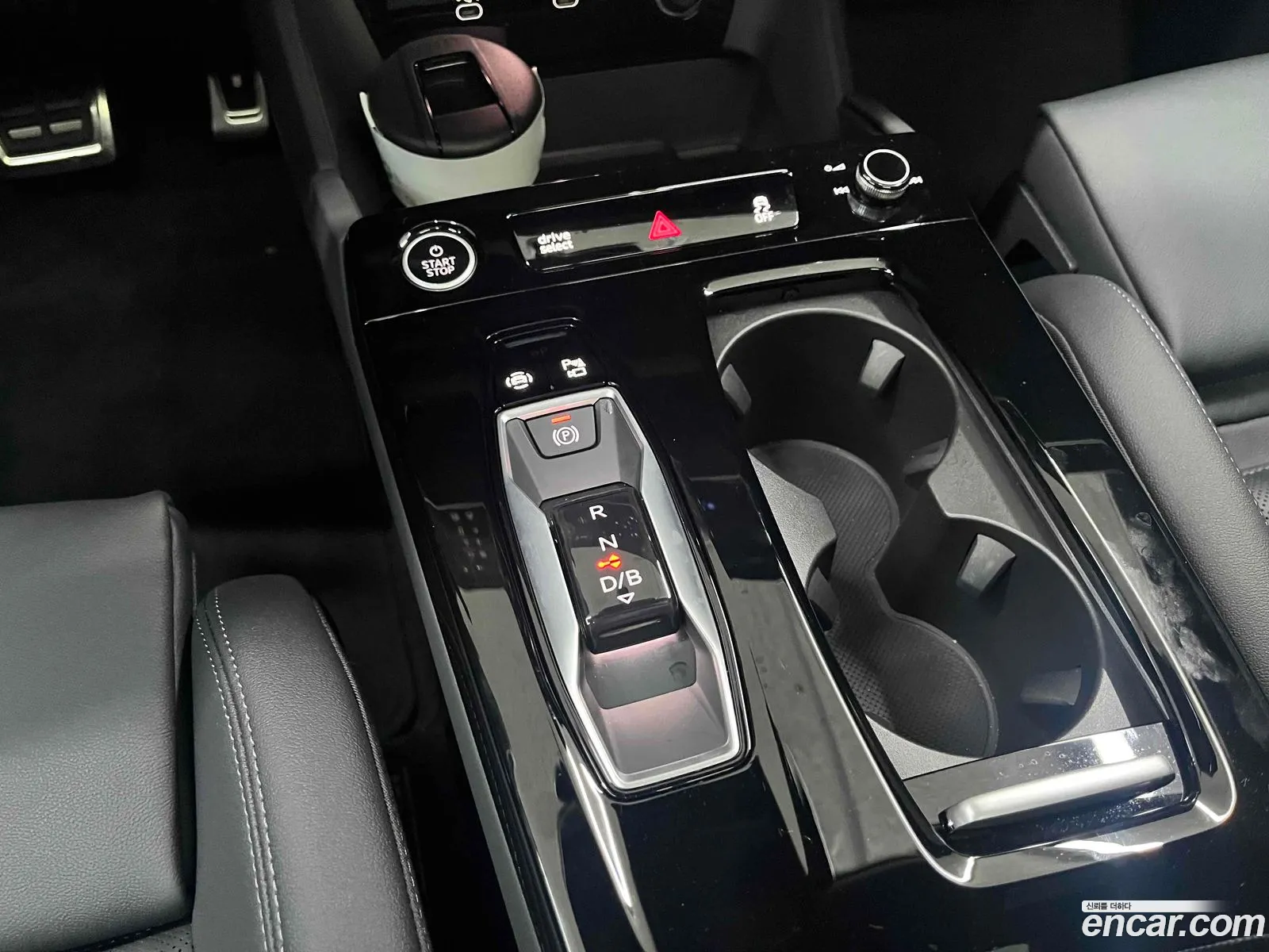 Audi Q6 e-tron 2025 — 2