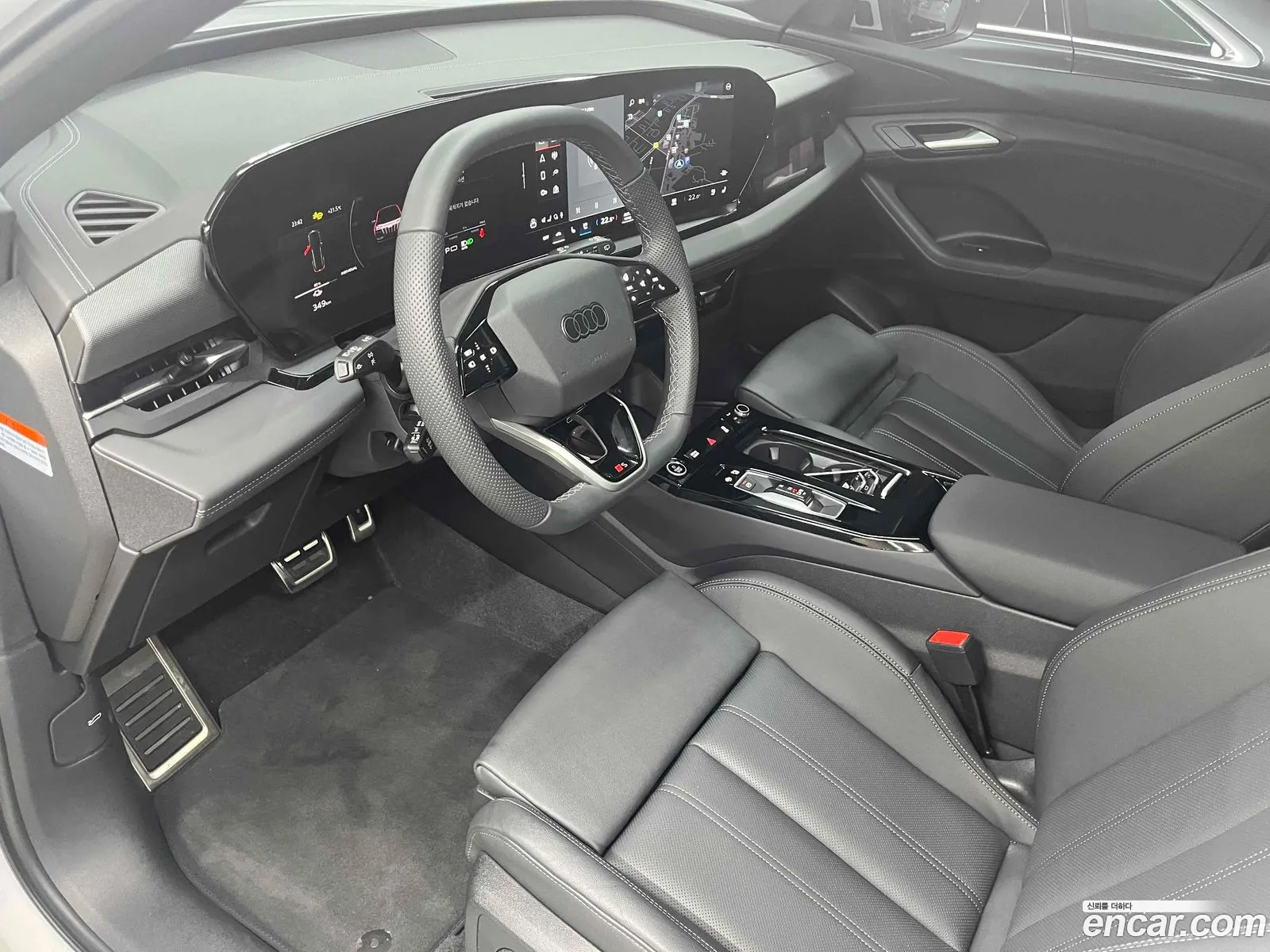 Audi Q6 e-tron 2025 — 16