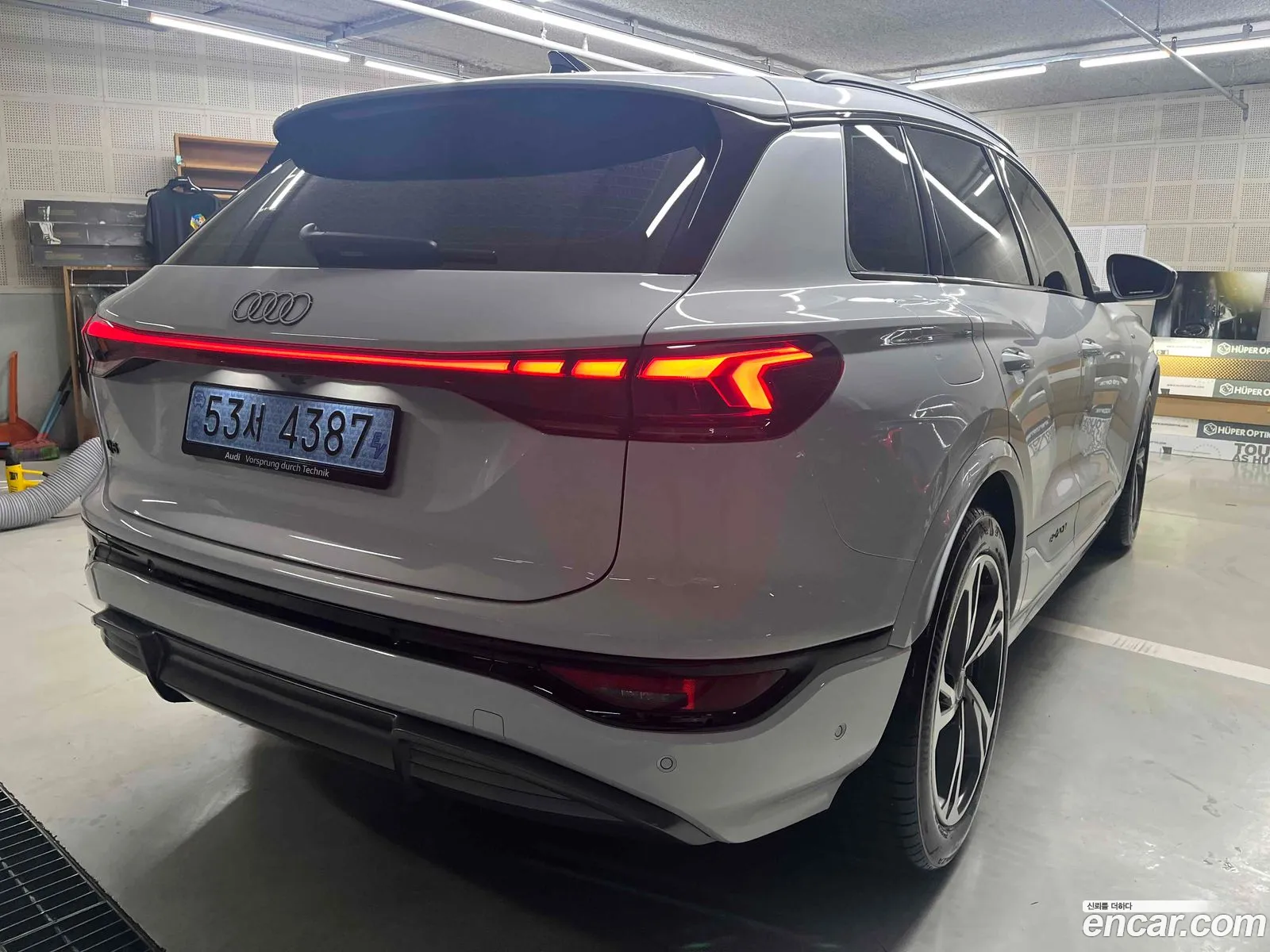 Audi Q6 e-tron 2025 — 6