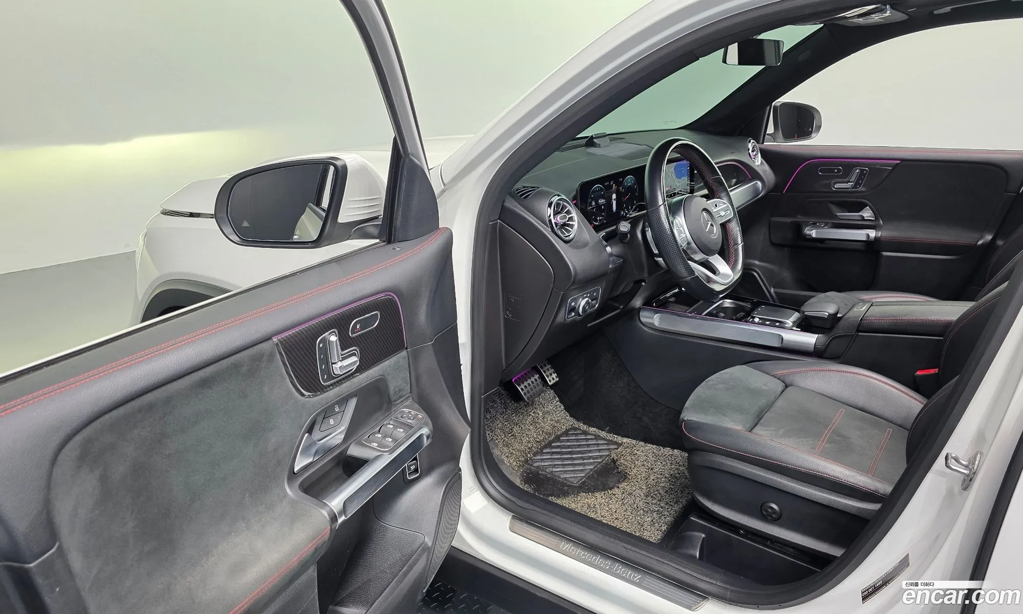 Mercedes-Benz GLB-Class X247 2021 — 11