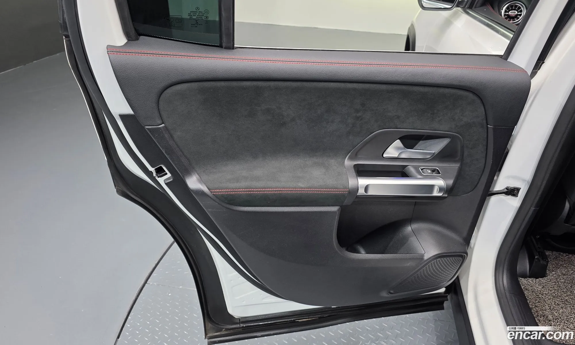 Mercedes-Benz GLB-Class X247 2021 — 25