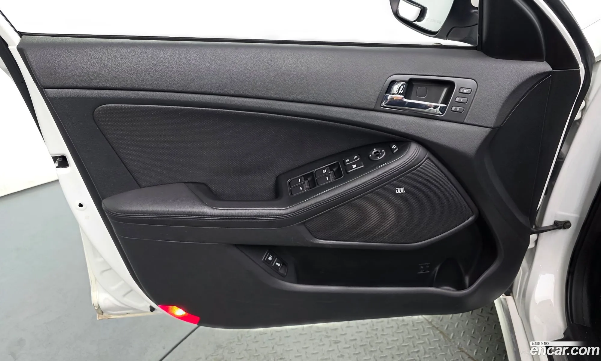 Kia K5 Hybrid 2013 — 30