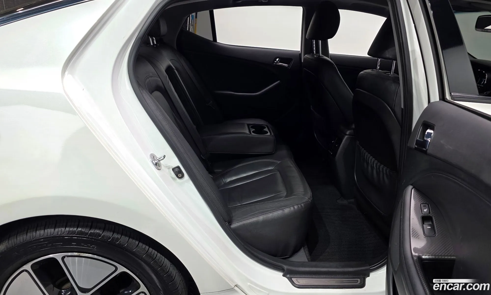 Kia K5 Hybrid 2013 — 17