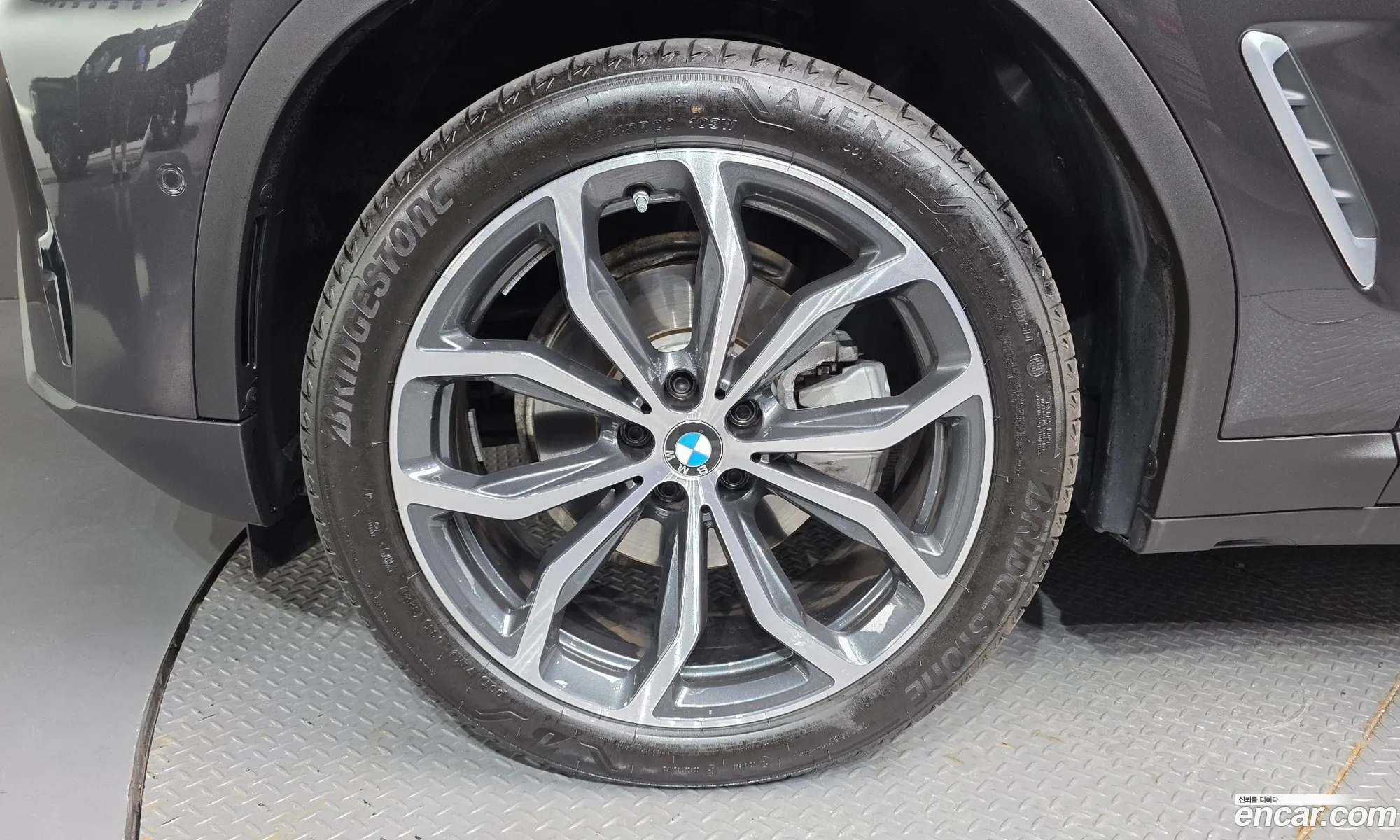 BMW X4 2025 — 32