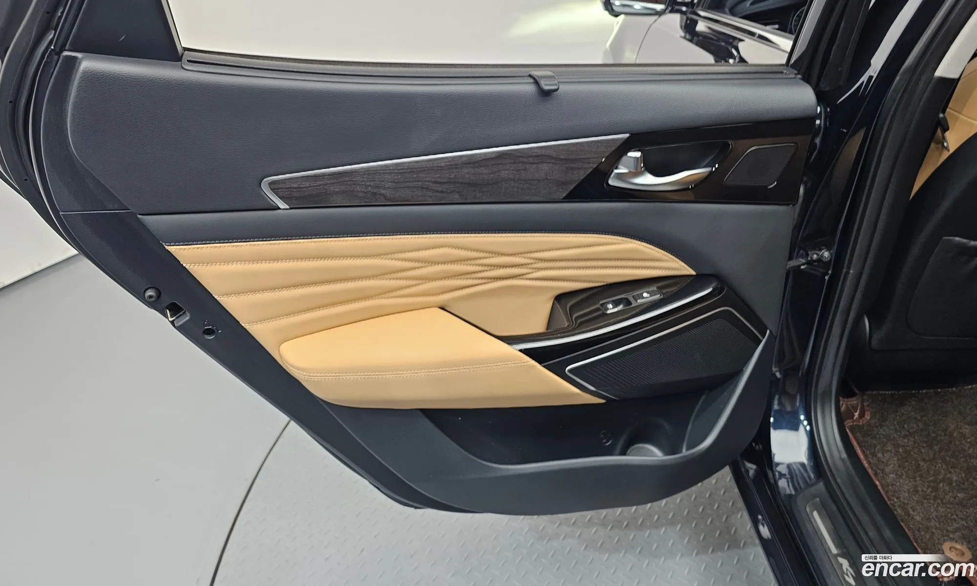 Kia K7 Premier 2019 — 22