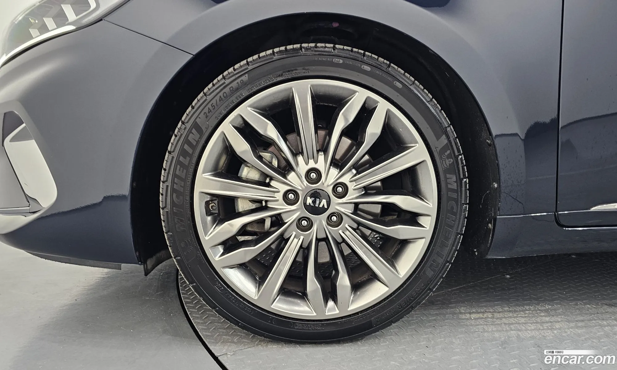 Kia K7 Premier 2019 — 21
