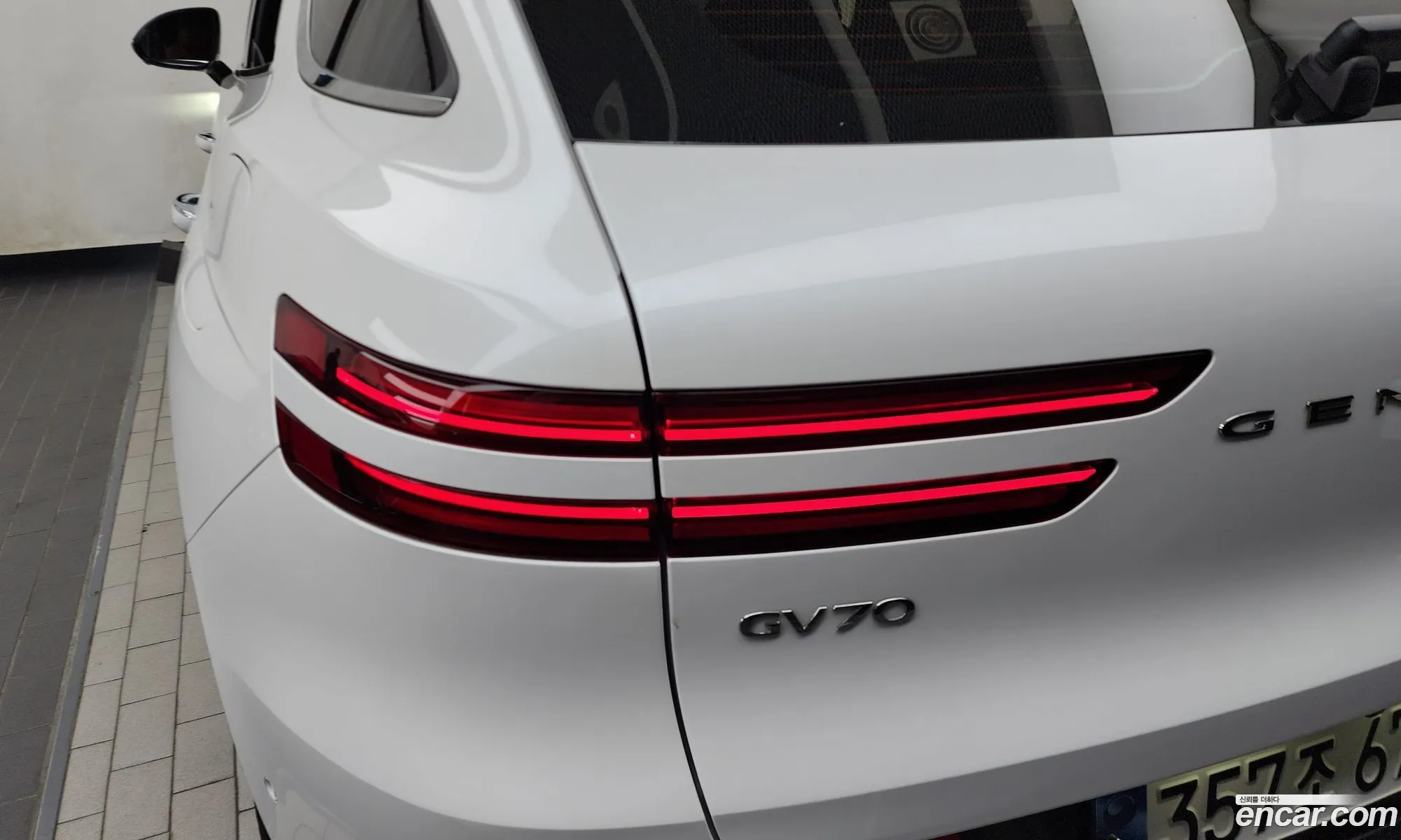 Genesis GV70 2023 — 25