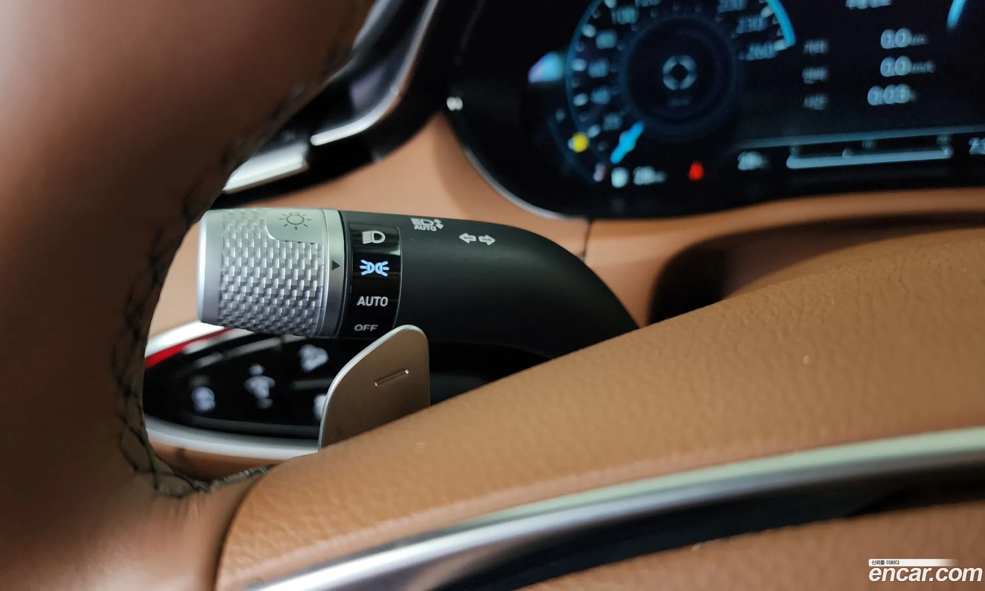 Genesis GV70 2023 — 16