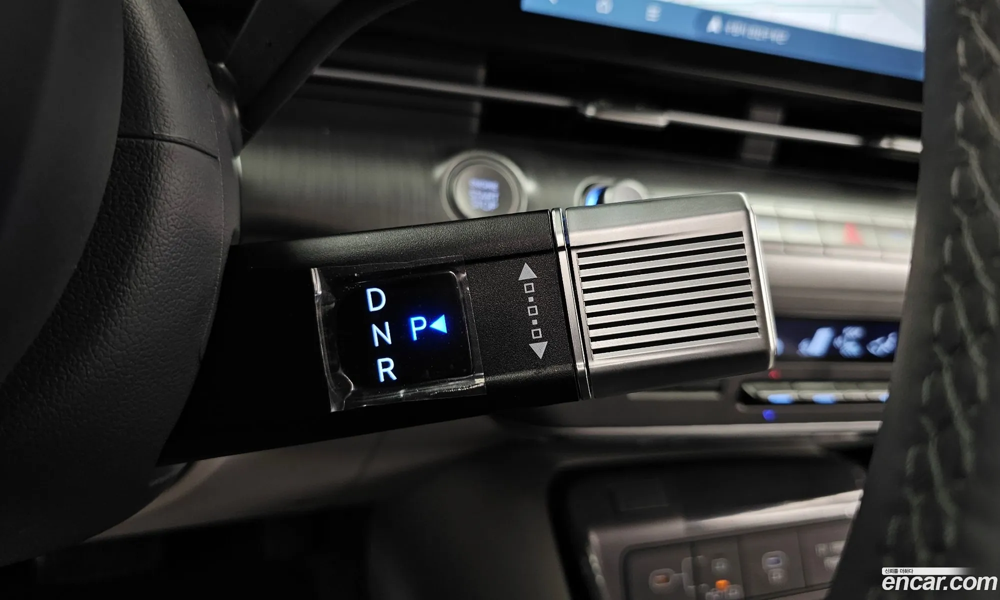 Hyundai Kona Hybrid 2023 — 17