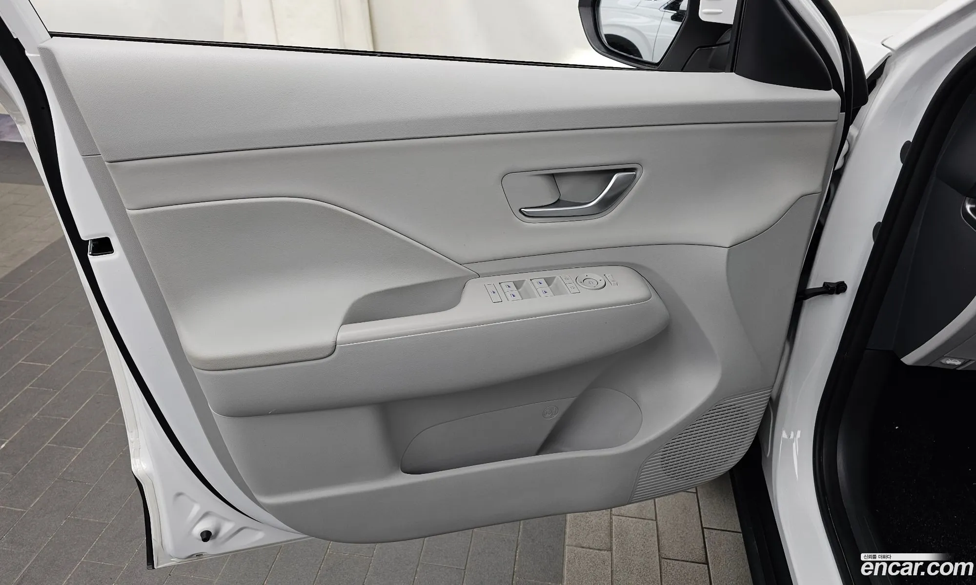 Hyundai Kona Hybrid 2023 — 8