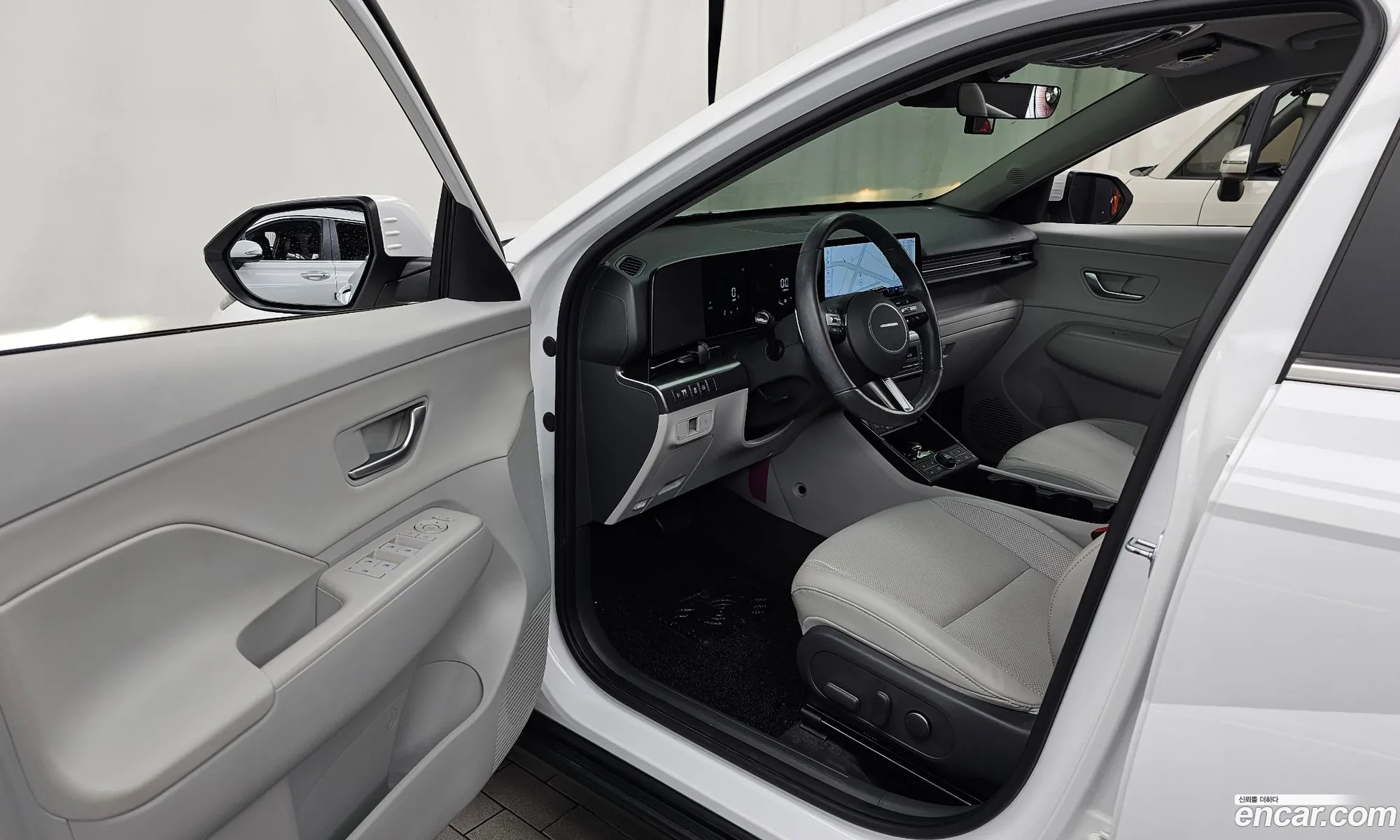 Hyundai Kona Hybrid 2023 — 7