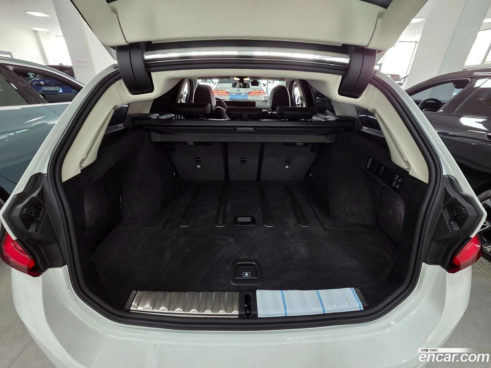 BMW 3 Series 2025 — 10