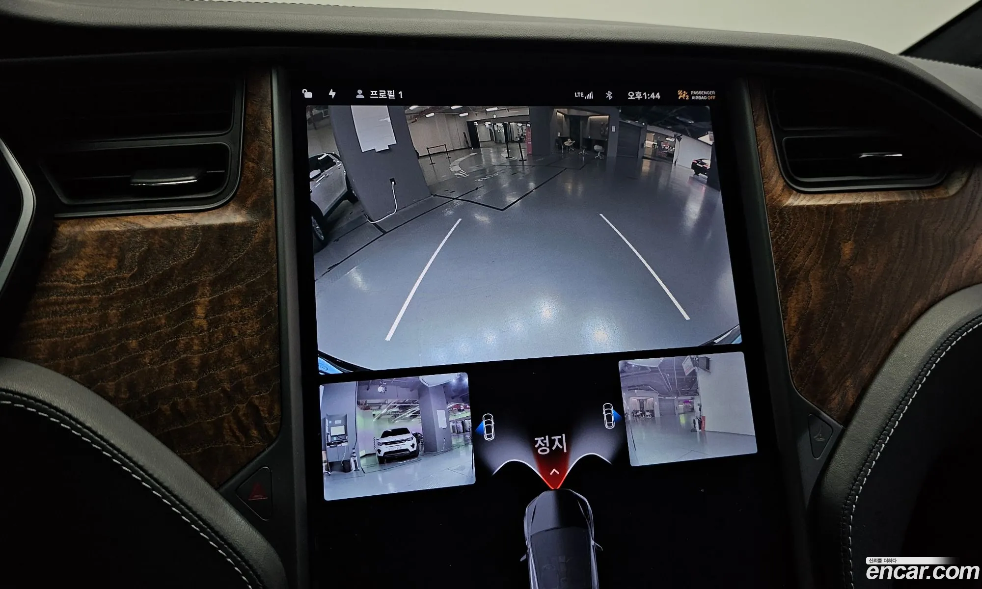 Tesla Model X 2020 — 15