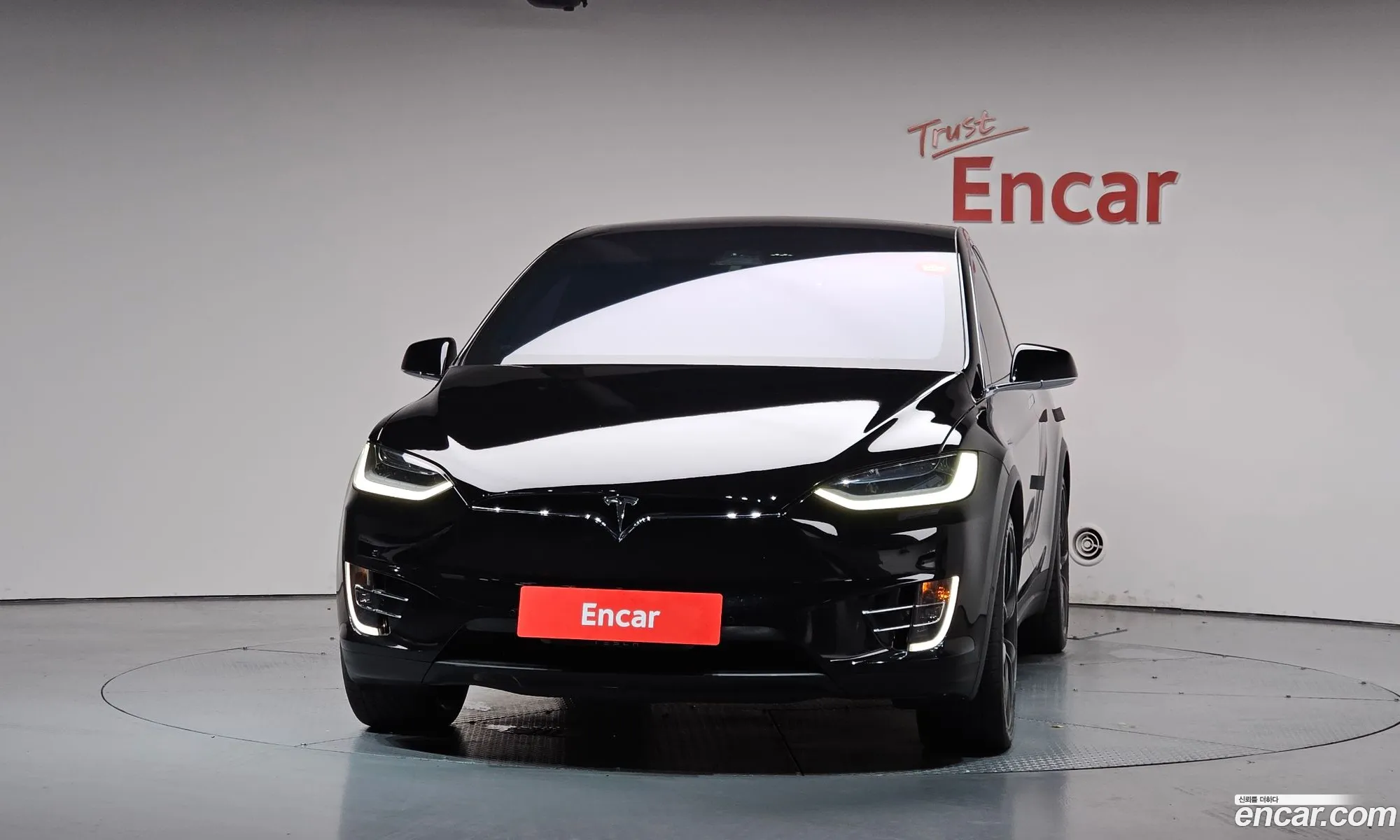 Tesla Model X 2020 — 33
