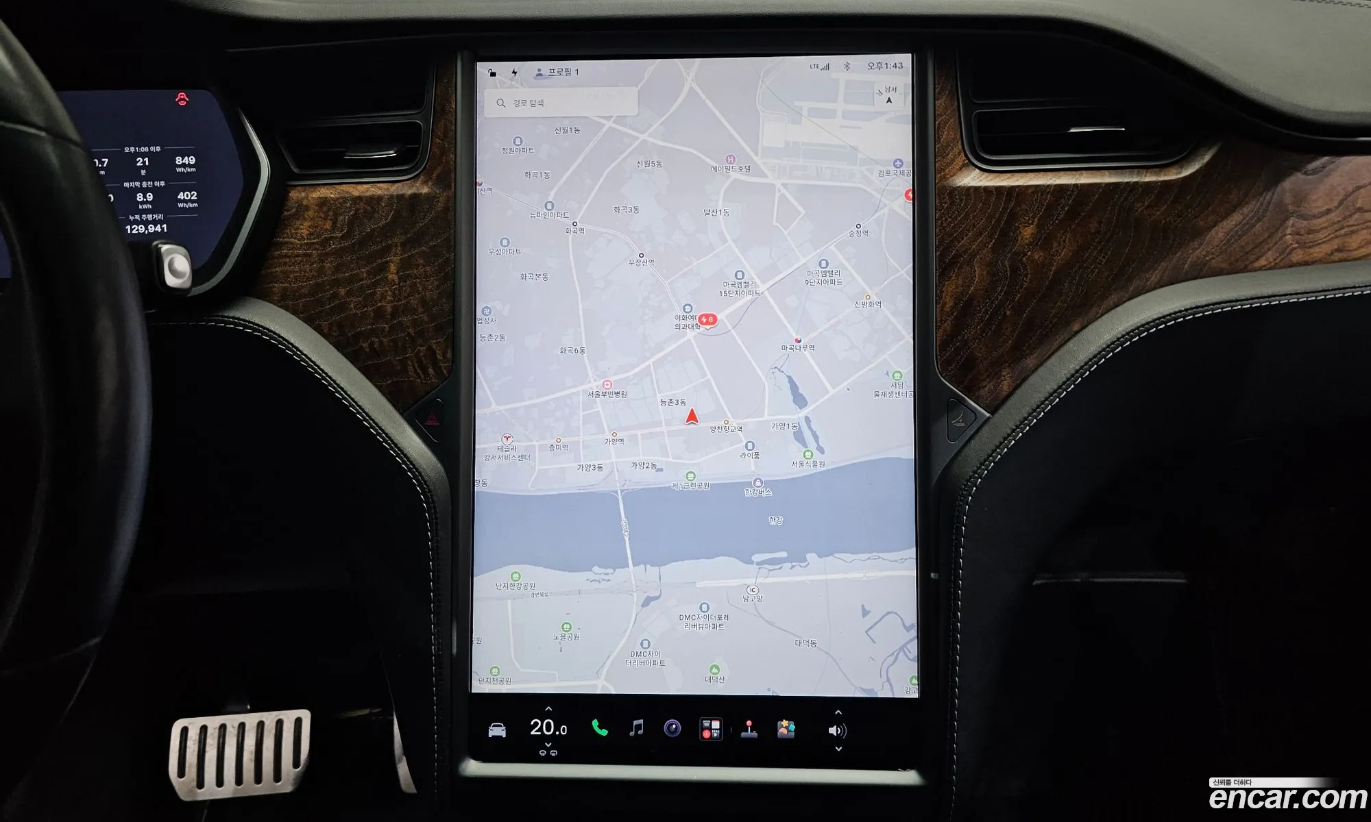 Tesla Model X 2020 — 11