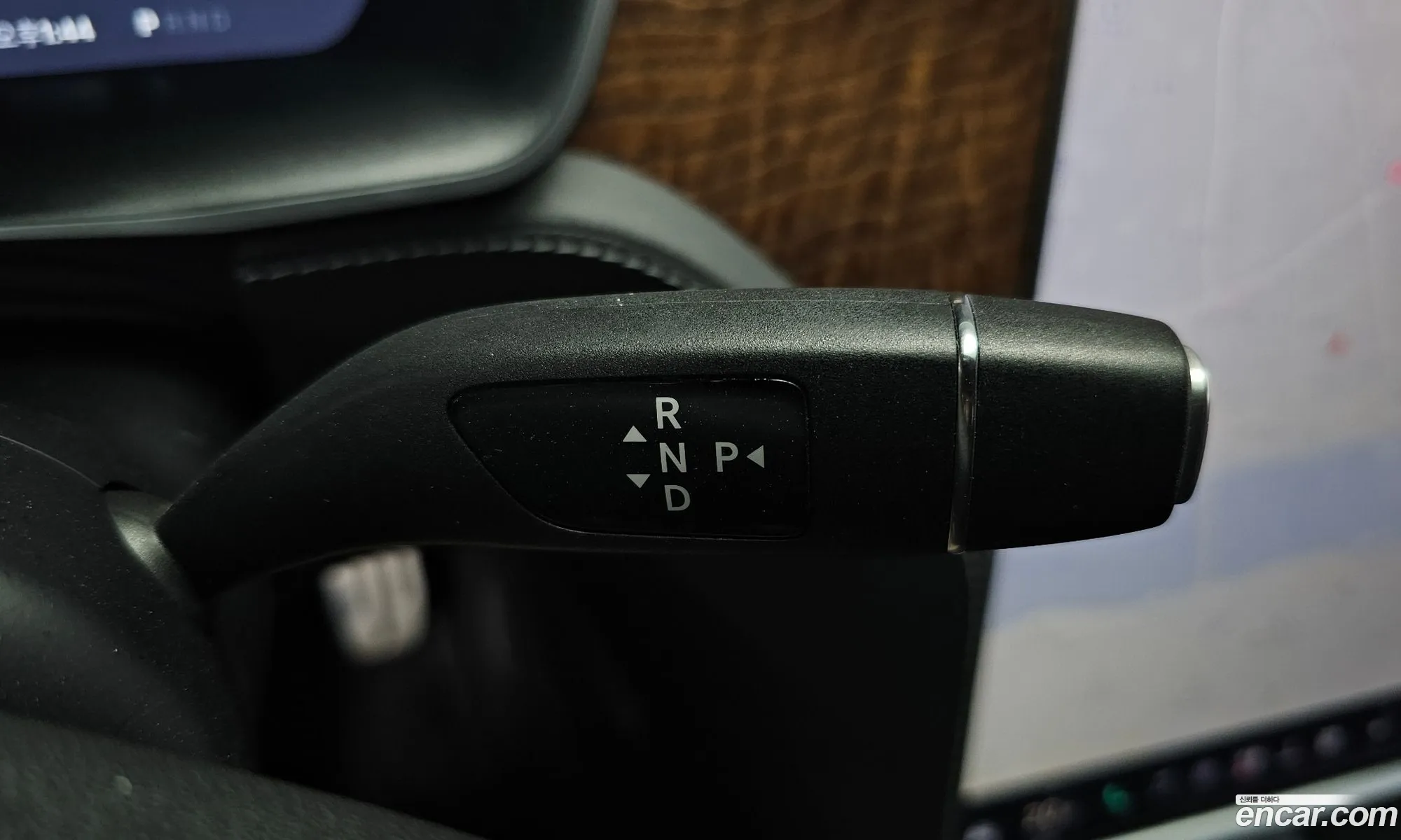 Tesla Model X 2020 — 32