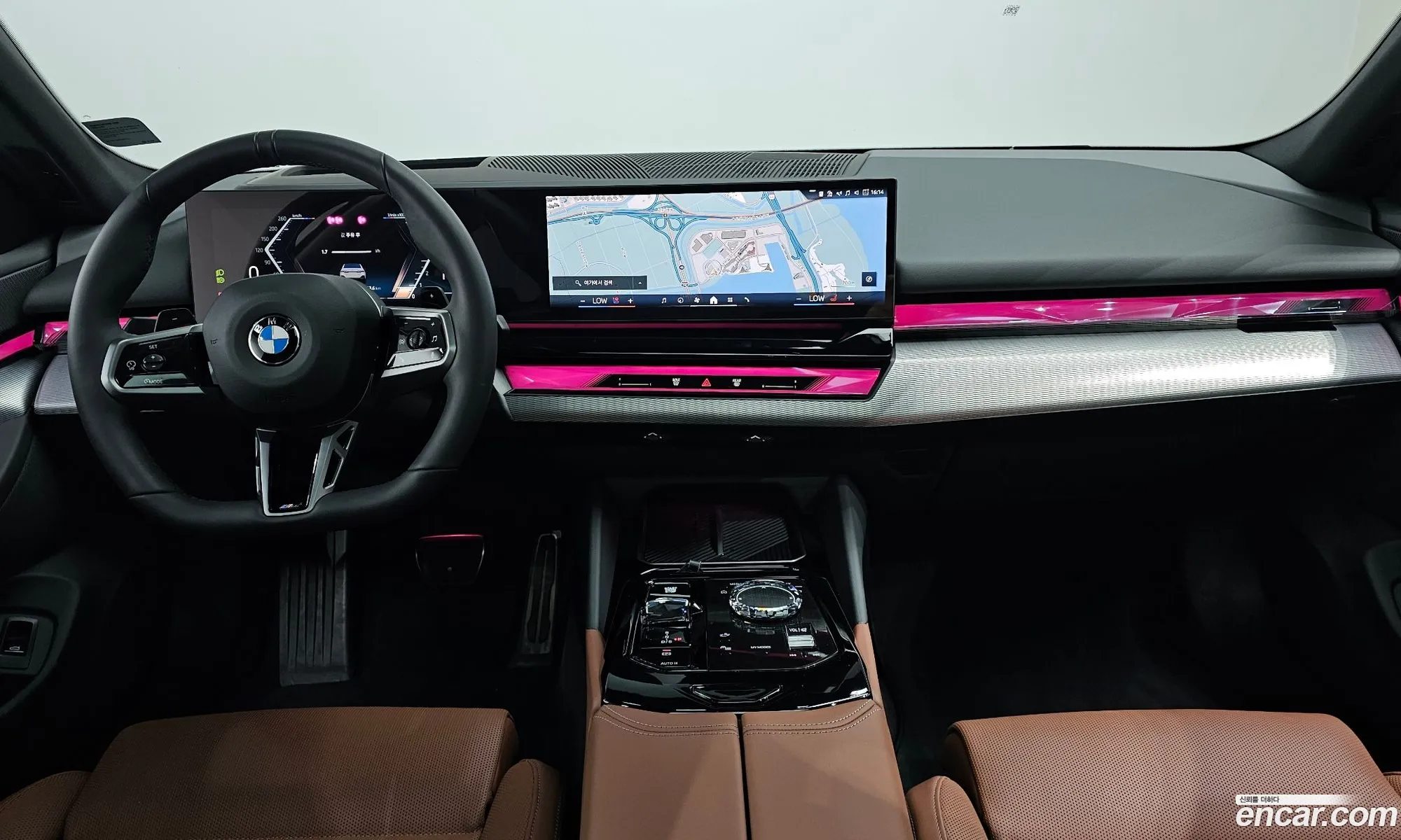 BMW 5 Series 2025 — 17