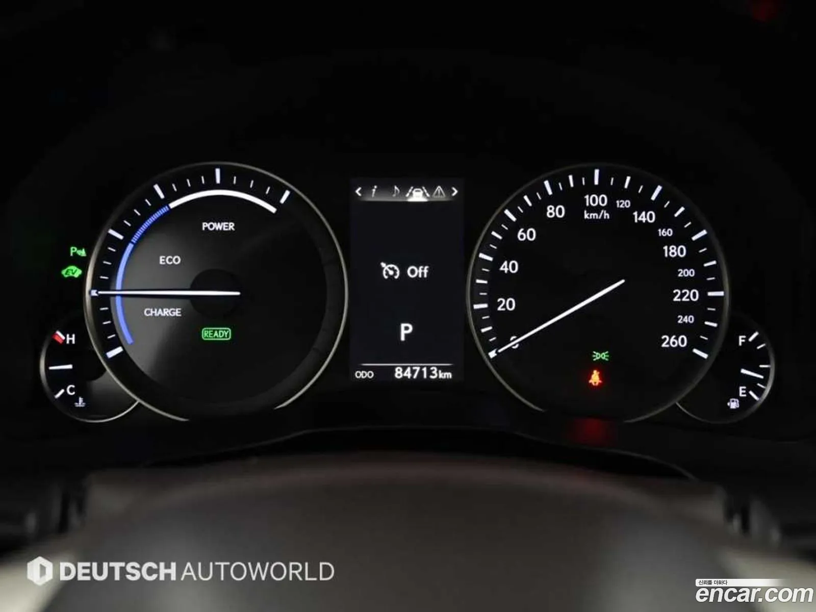 Lexus ES300h 2018 — 9