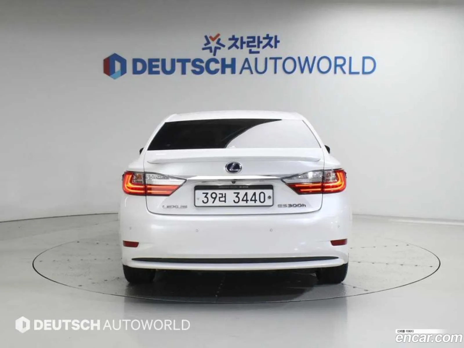 Lexus ES300h 2018 — 13