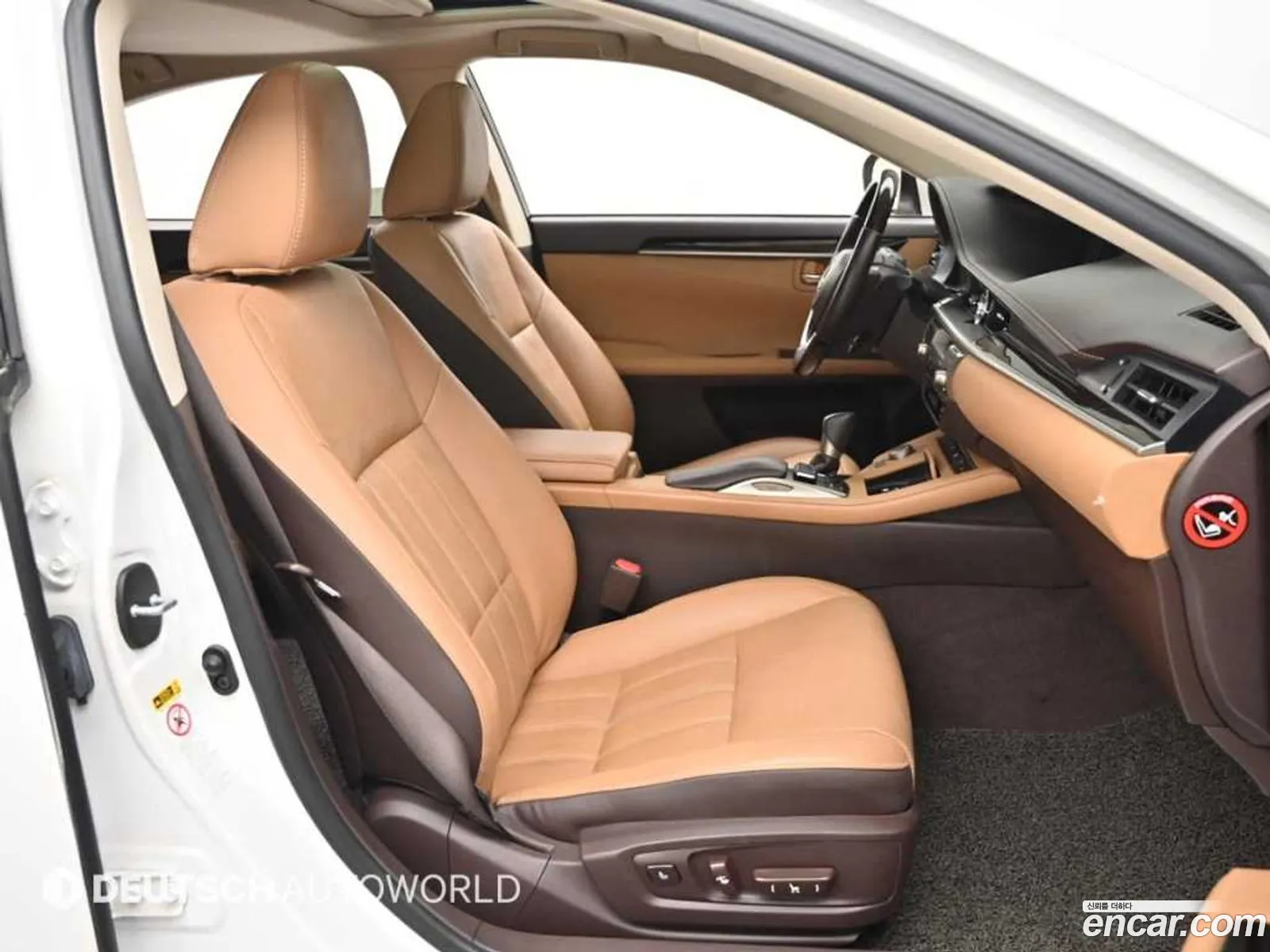Lexus ES300h 2018 — 19