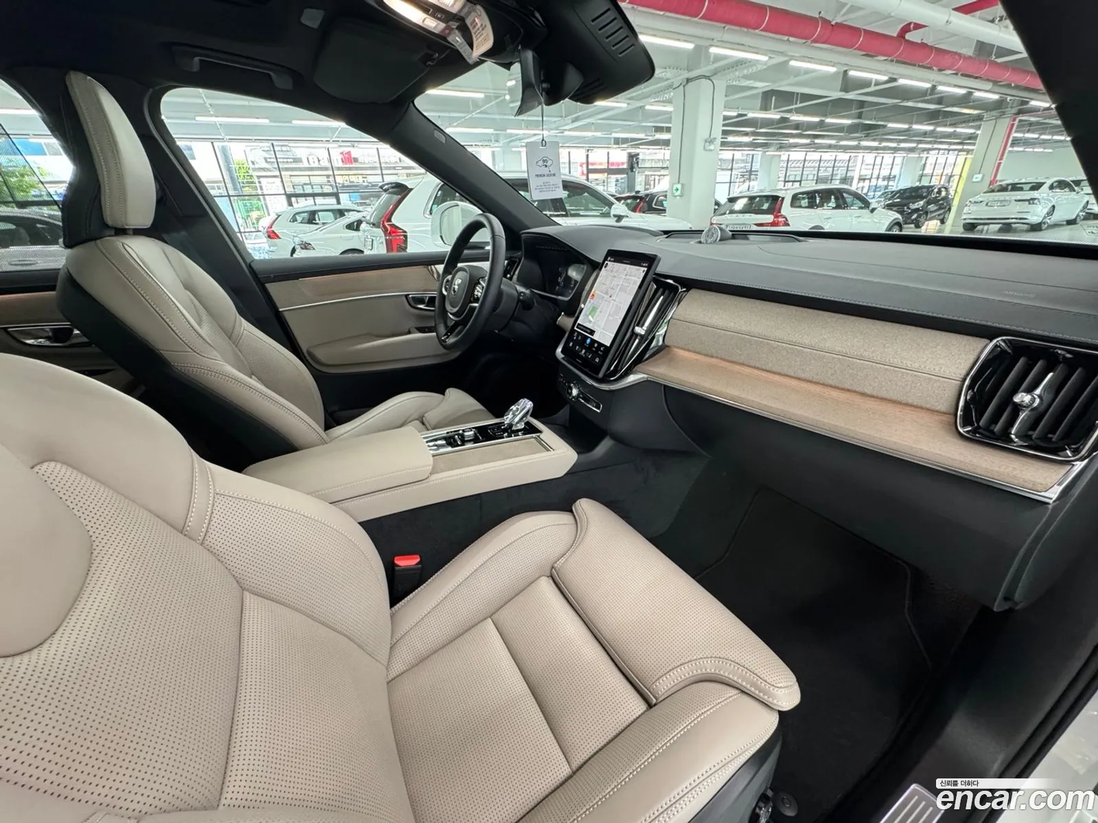 Volvo XC90 2025 — 2