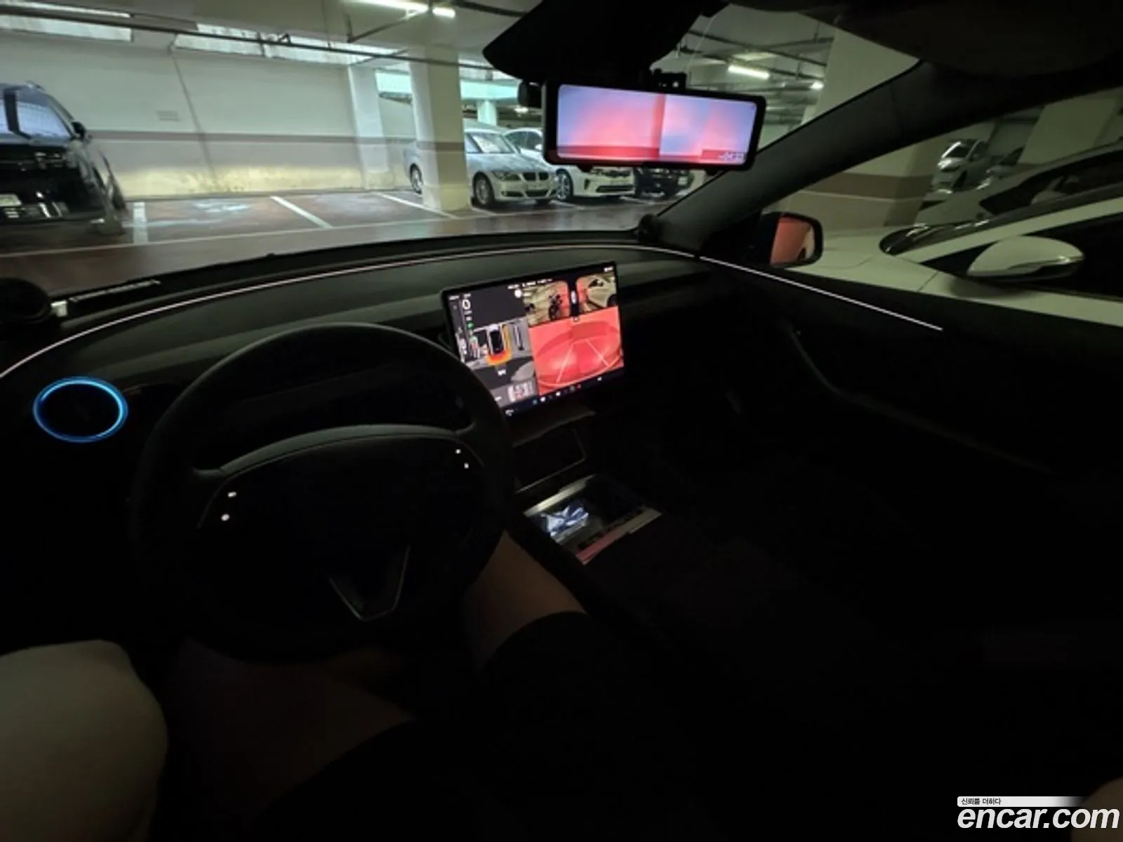 Tesla Model Y 2025 — 4
