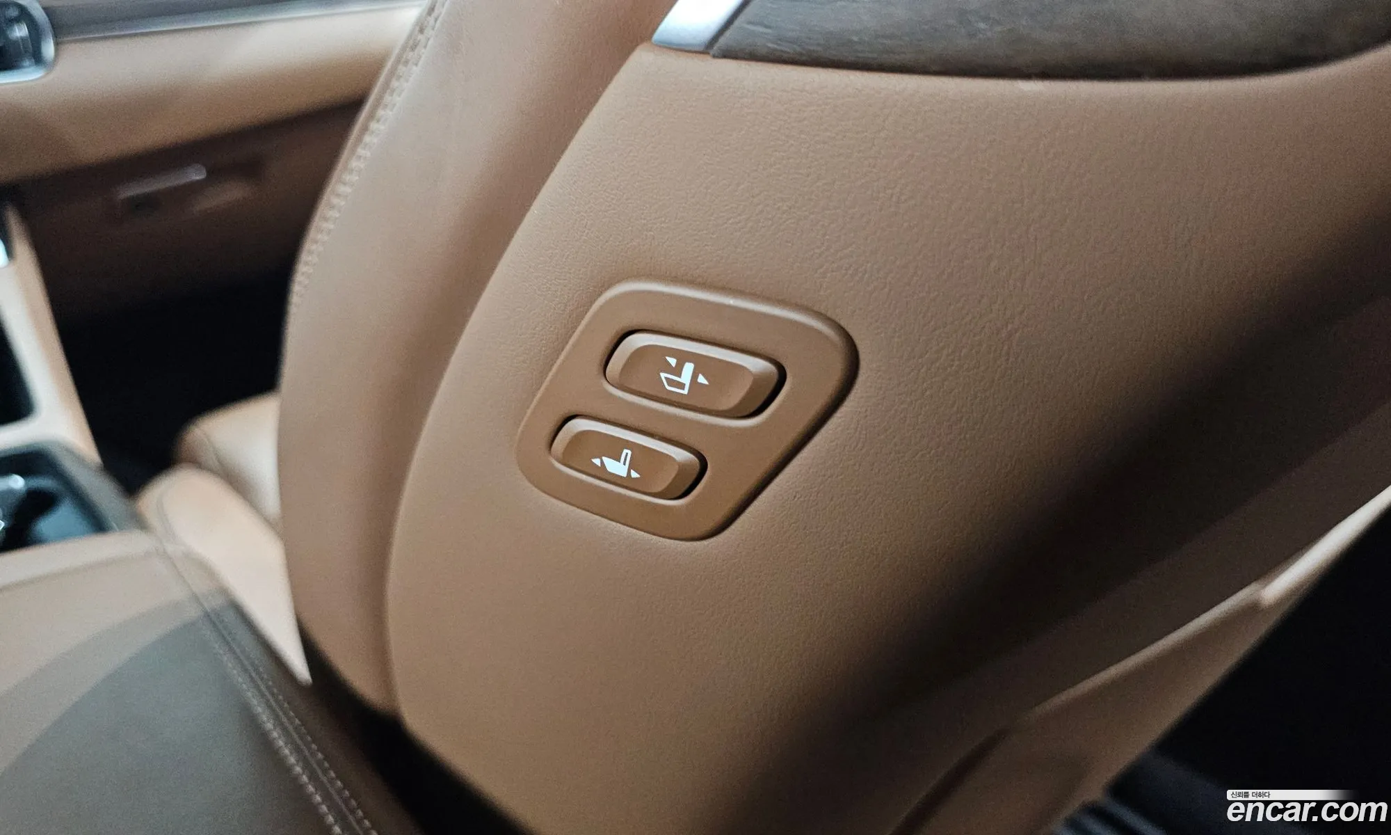 Genesis G90 2020 — 32
