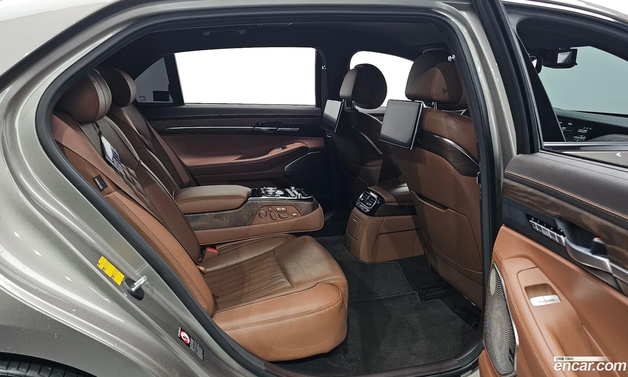 Genesis G90 2020 — 17