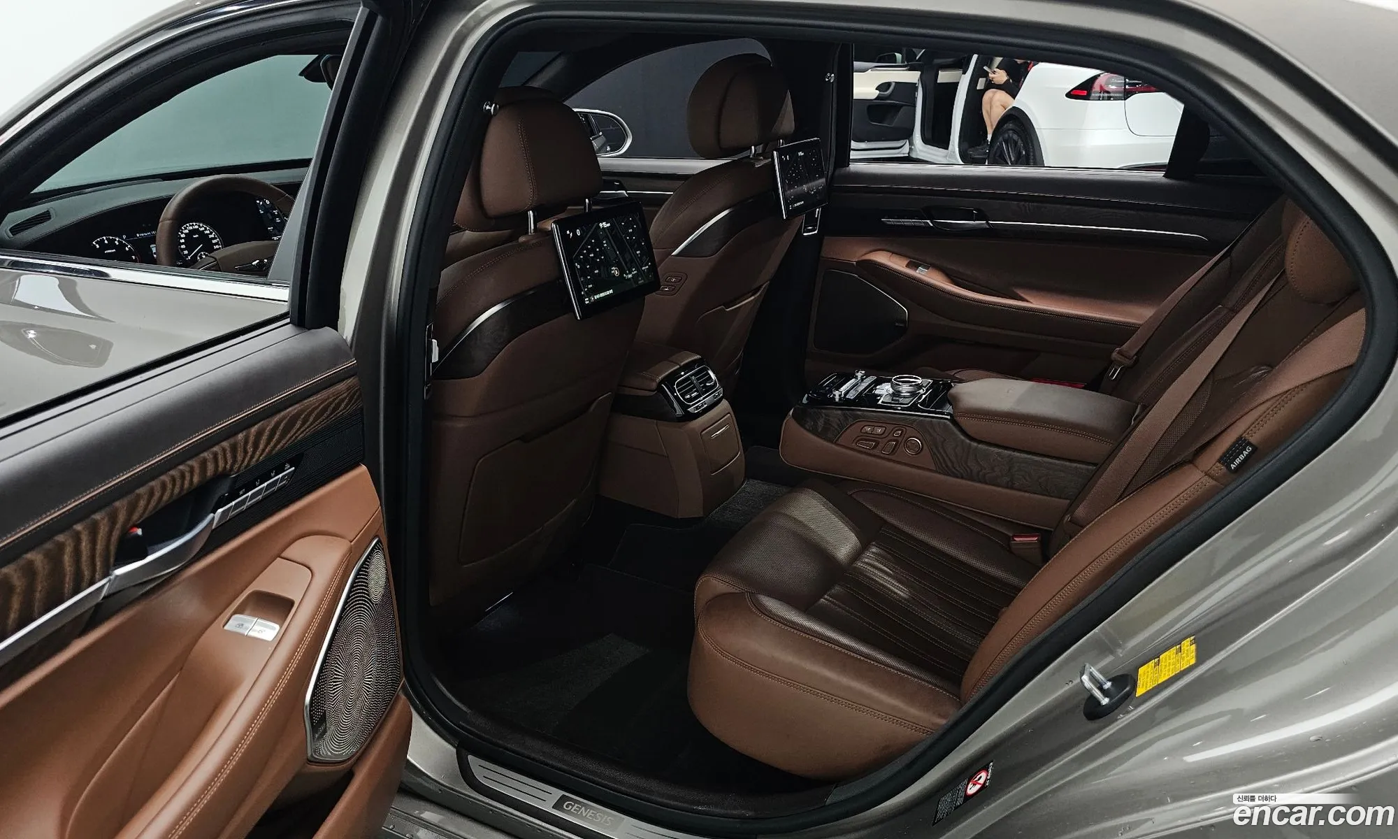 Genesis G90 2020 — 30