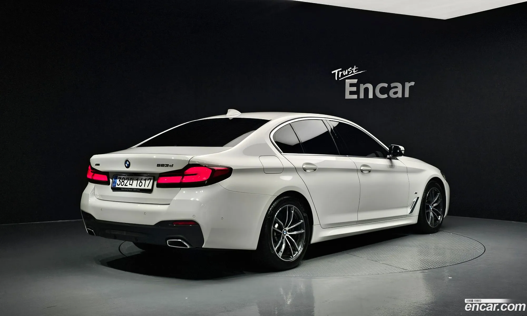 BMW 5 Series 2023 — 16