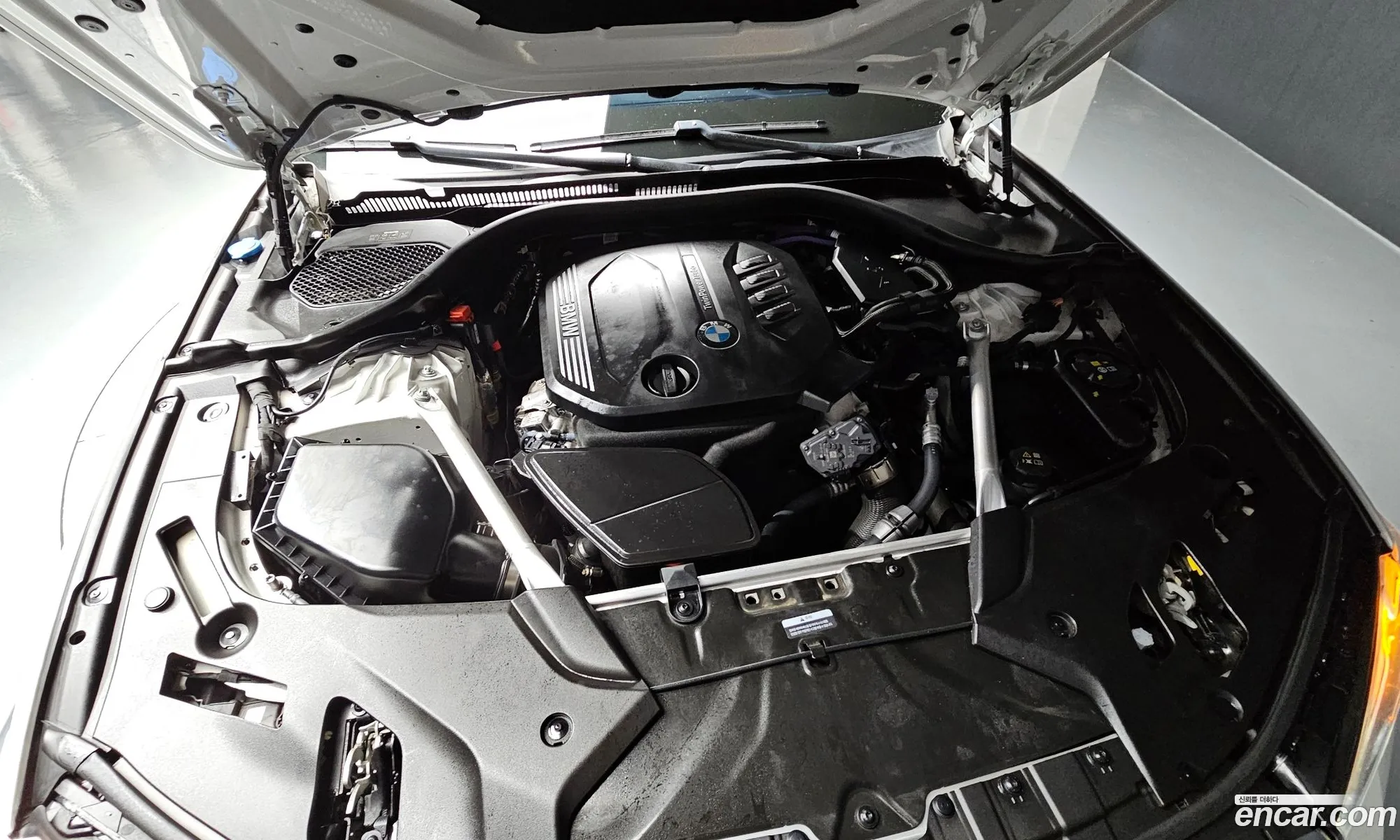 BMW 5 Series 2023 — 9