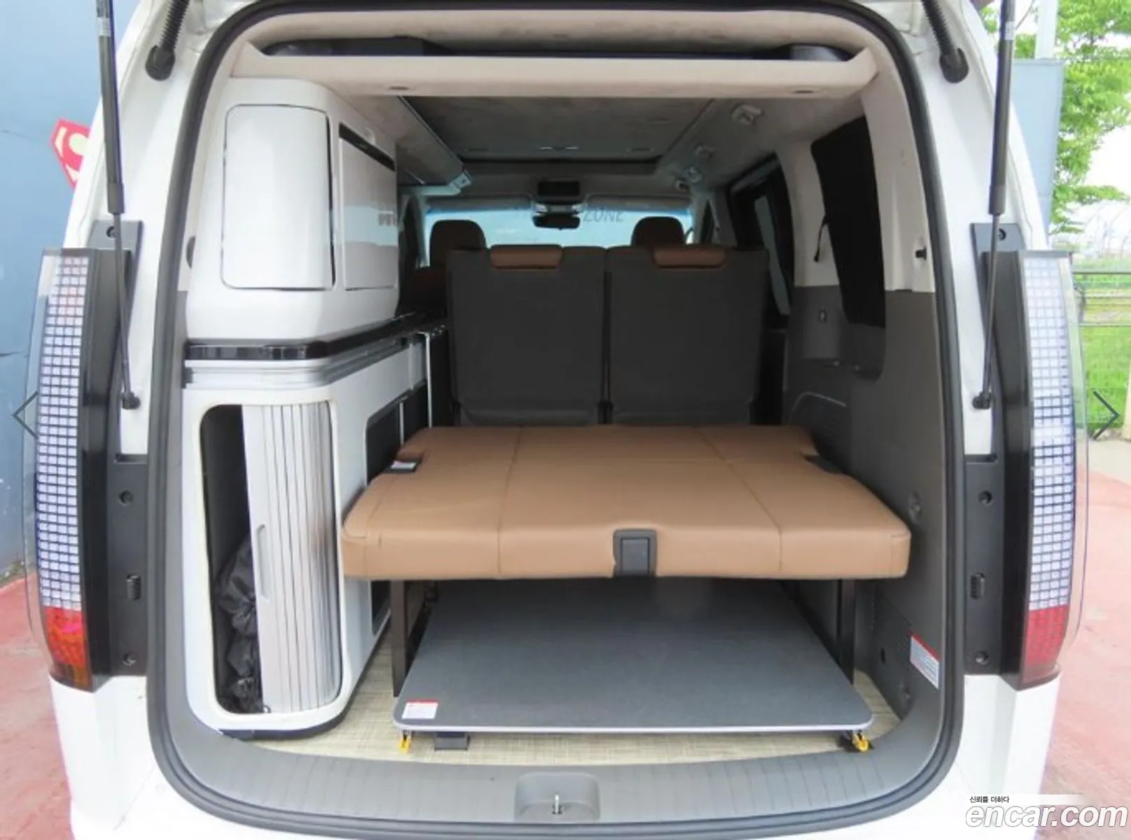 Hyundai Staria 2024 — 18