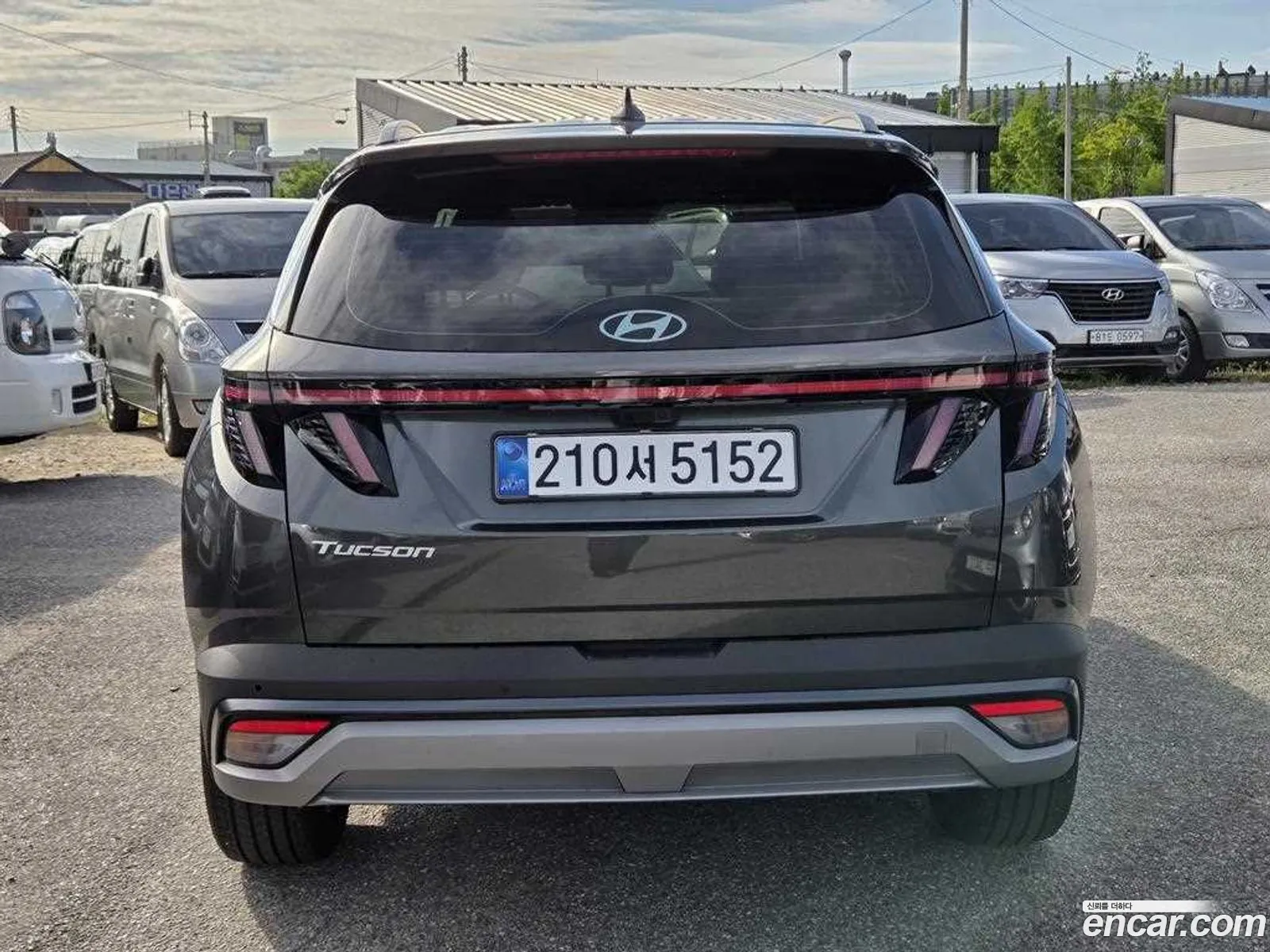 Hyundai Tucson Hybrid 2025 — 12