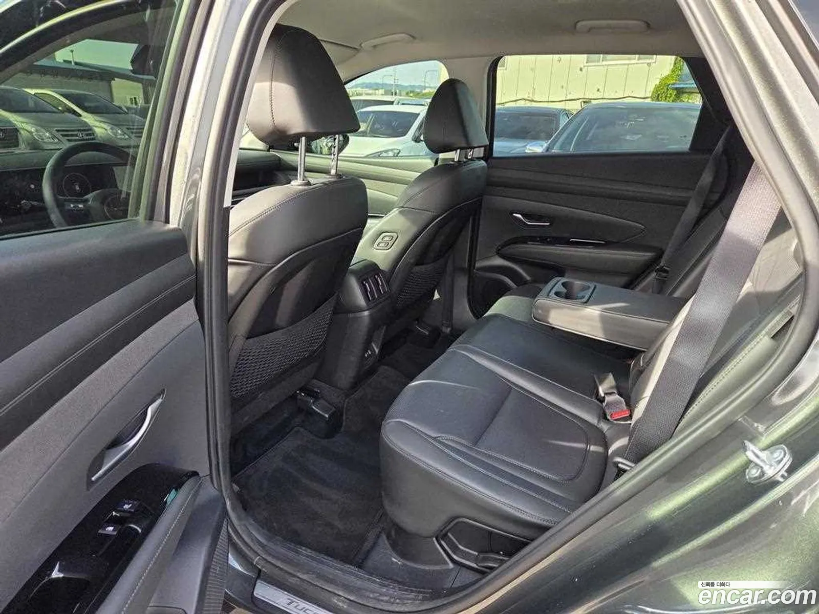 Hyundai Tucson Hybrid 2025 — 16