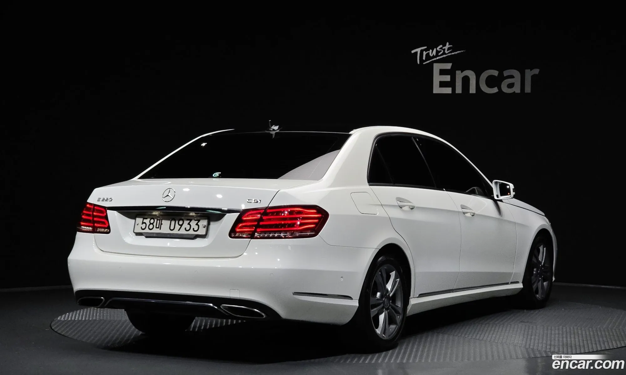 Mercedes-Benz E-Class W212 2014 WDDHF0CB3EB065358 — 7