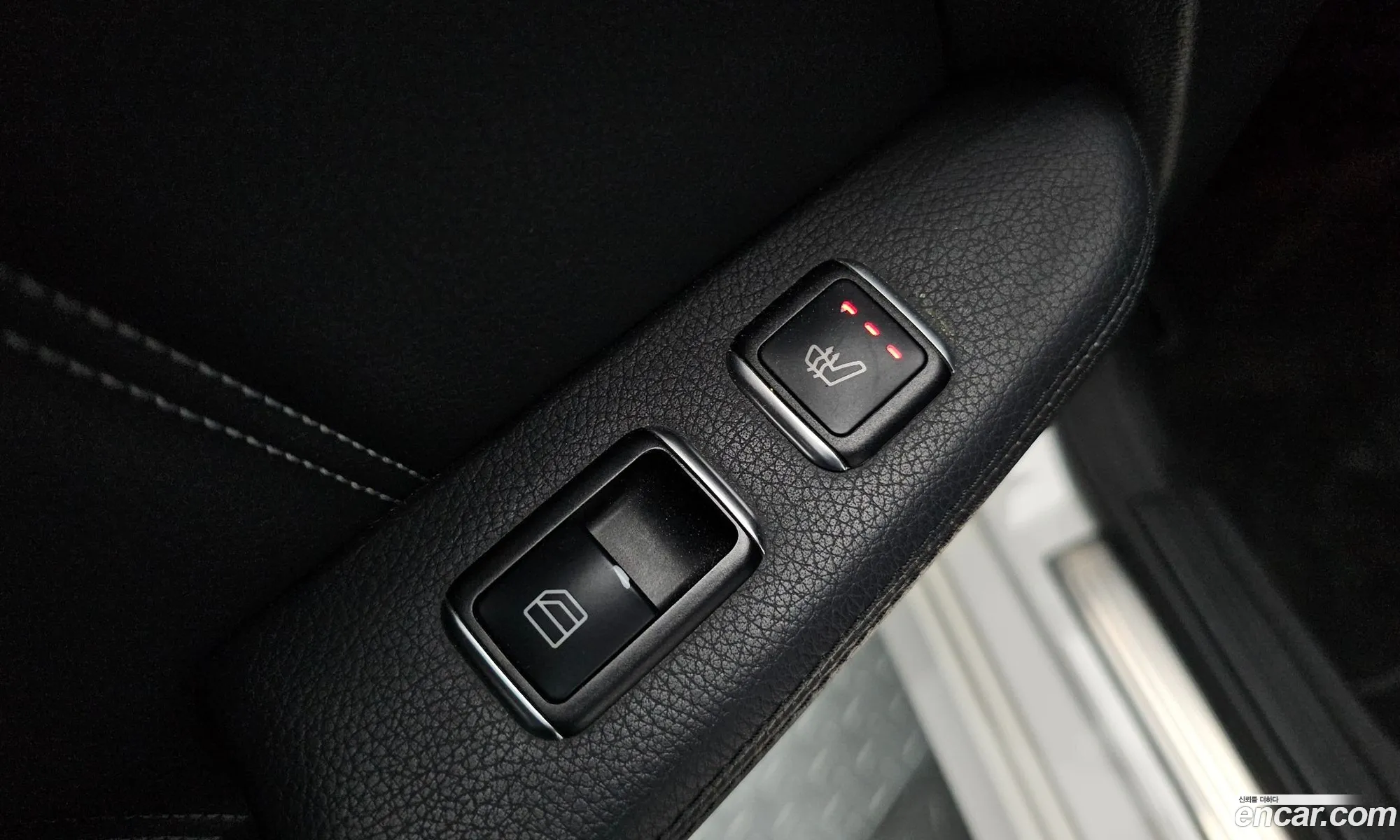 Mercedes-Benz E-Class W212 2014 WDDHF0CB3EB065358 — 4