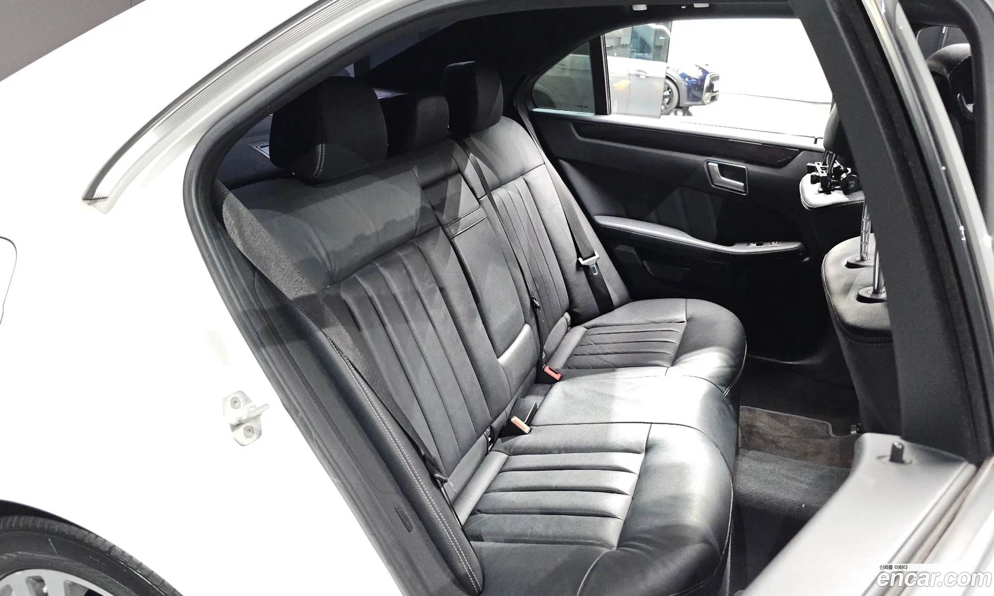 Mercedes-Benz E-Class W212 2014 WDDHF0CB3EB065358 — 5