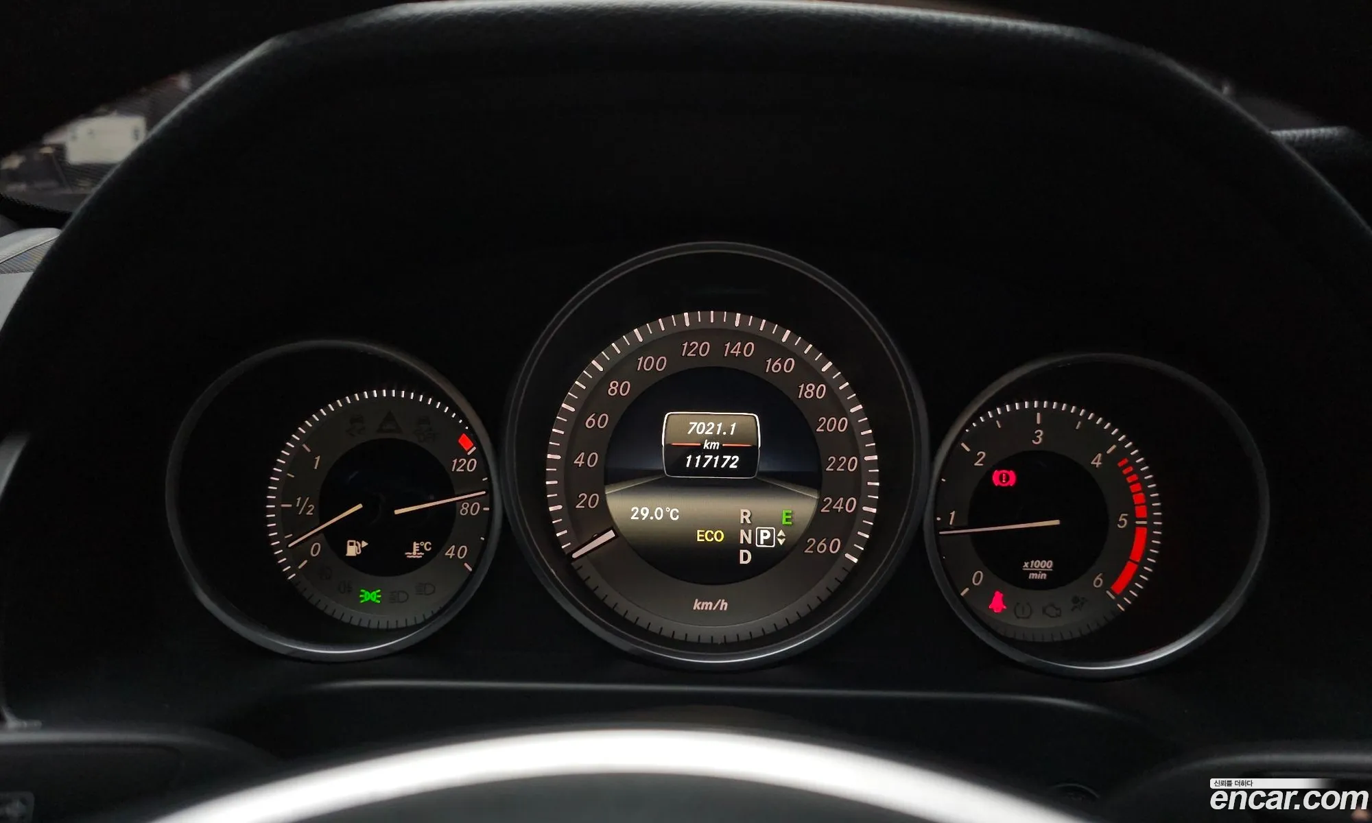 Mercedes-Benz E-Class W212 2014 WDDHF0CB3EB065358 — 10