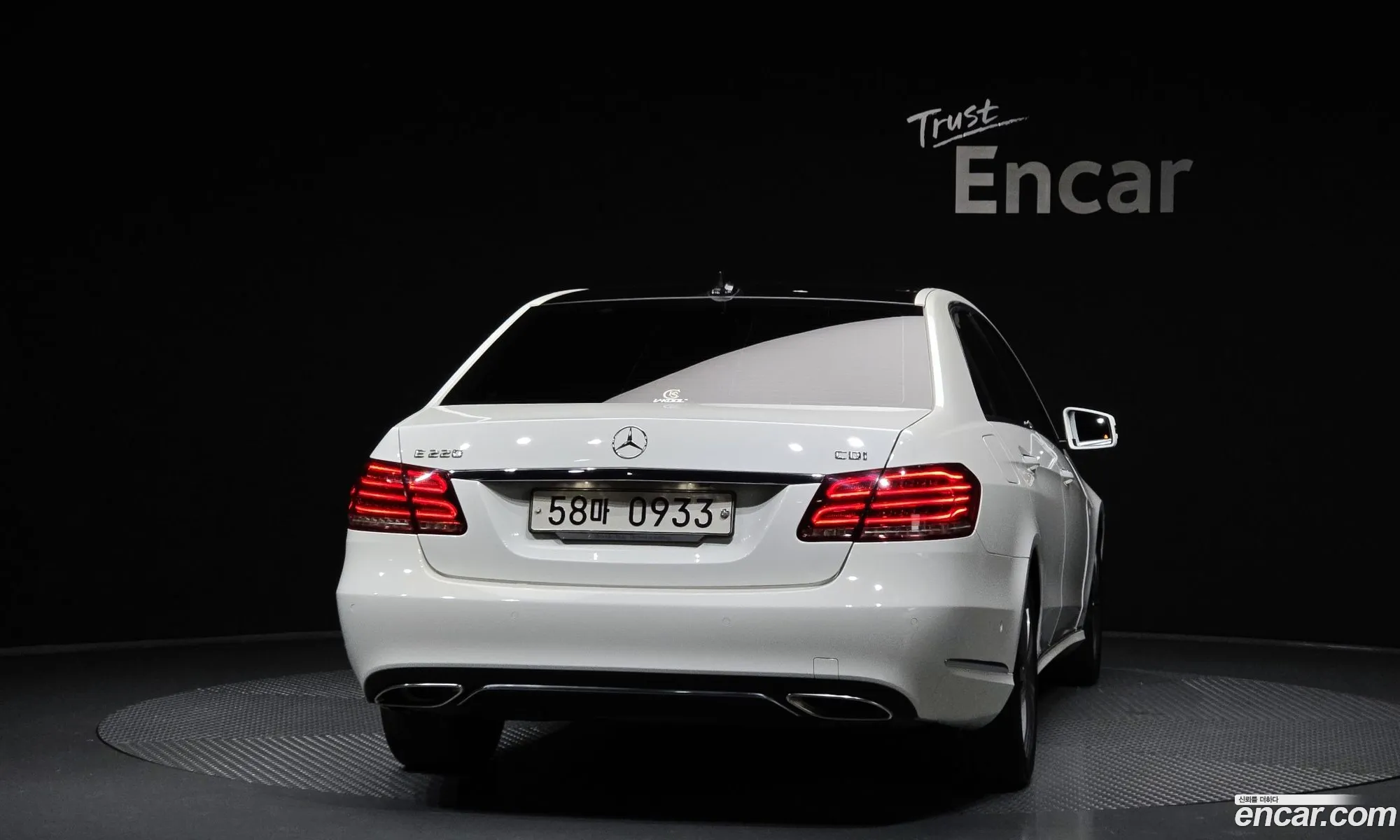 Mercedes-Benz E-Class W212 2014 WDDHF0CB3EB065358 — 18