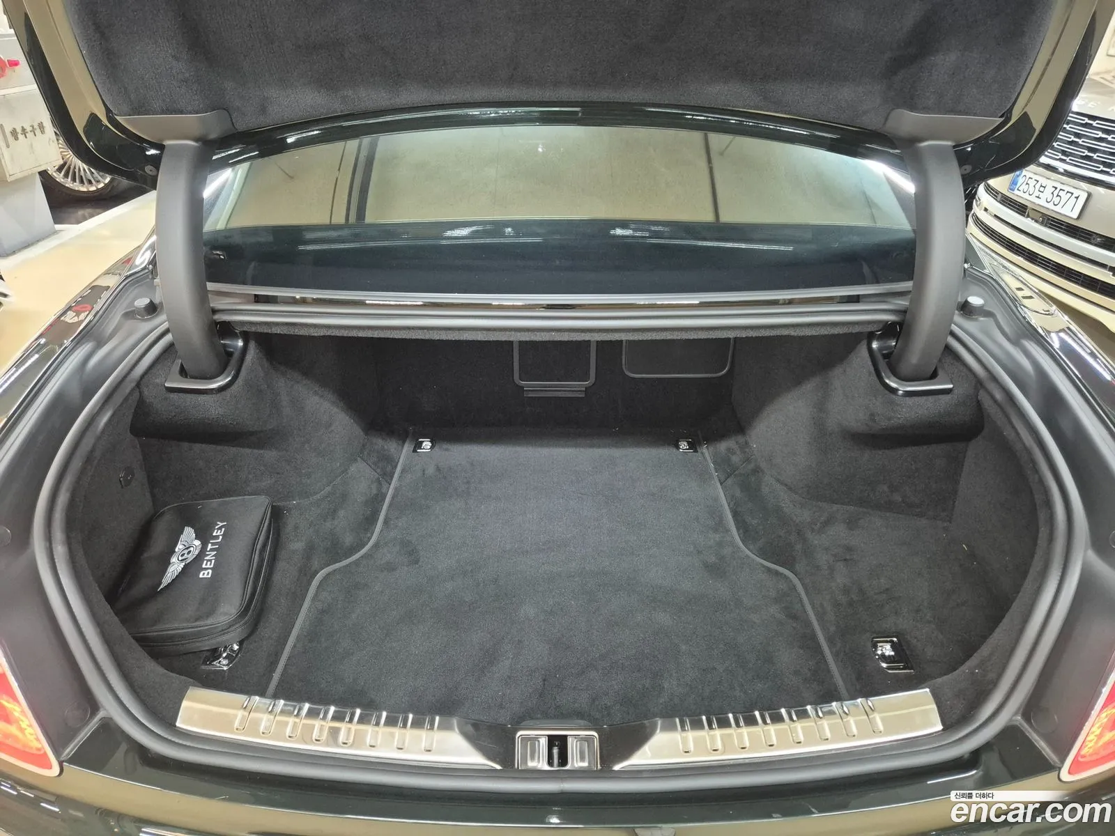 Bentley Flying Spur 2024 — 15
