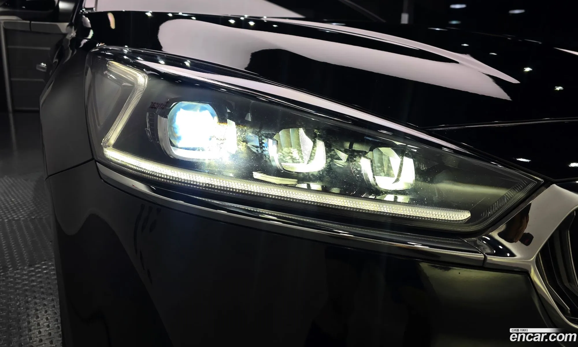 Kia K7 Hybrid 2019 — 11