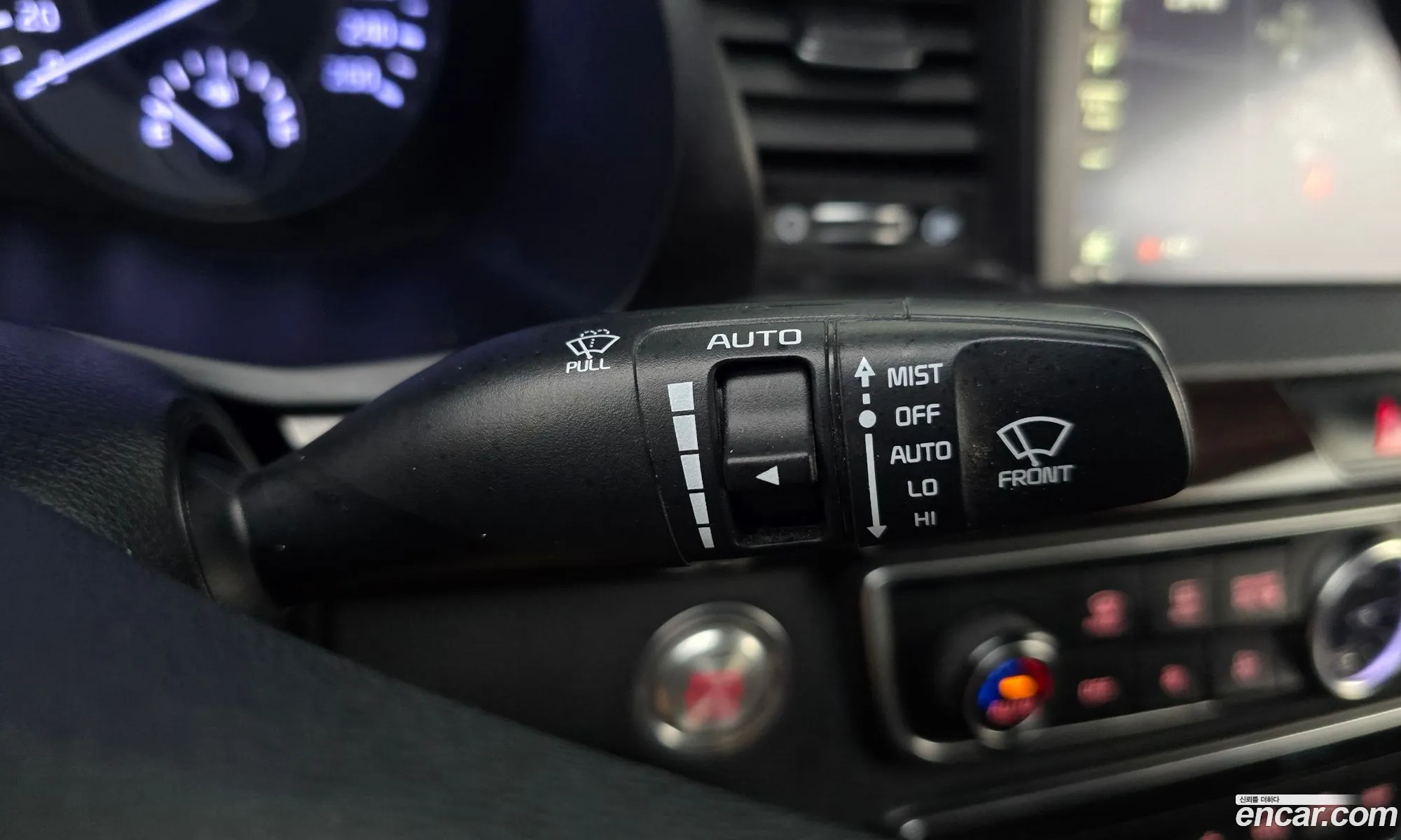 Kia K7 Hybrid 2019 — 32