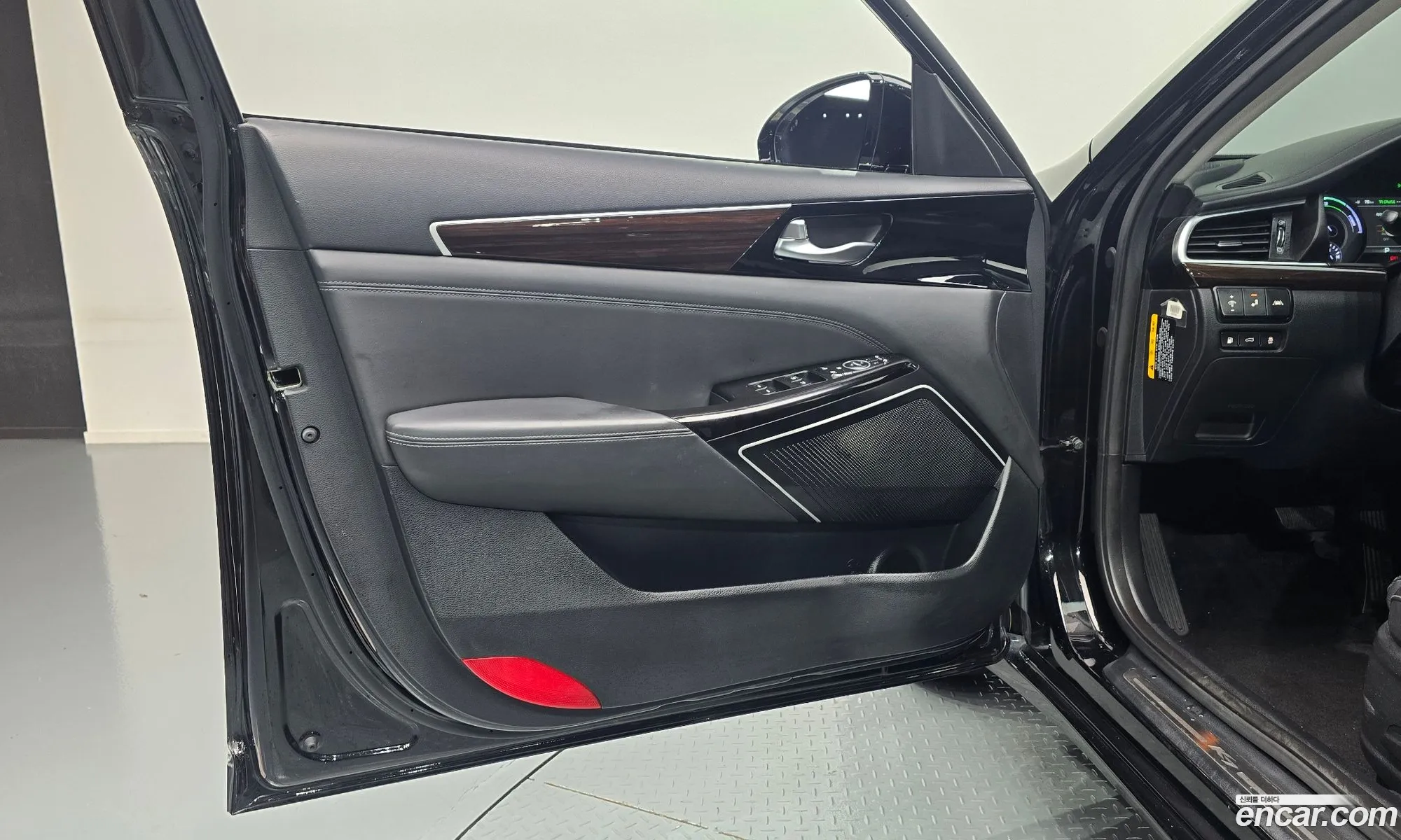 Kia K7 Hybrid 2019 — 16