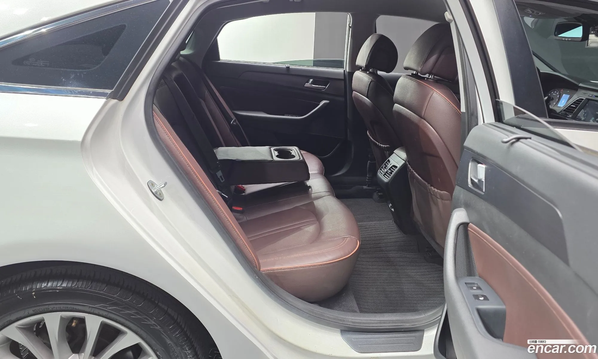 Hyundai LF Sonata 2016 — 20