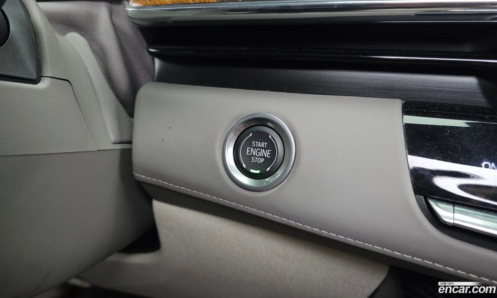 Cadillac Escalade 2023 — 29